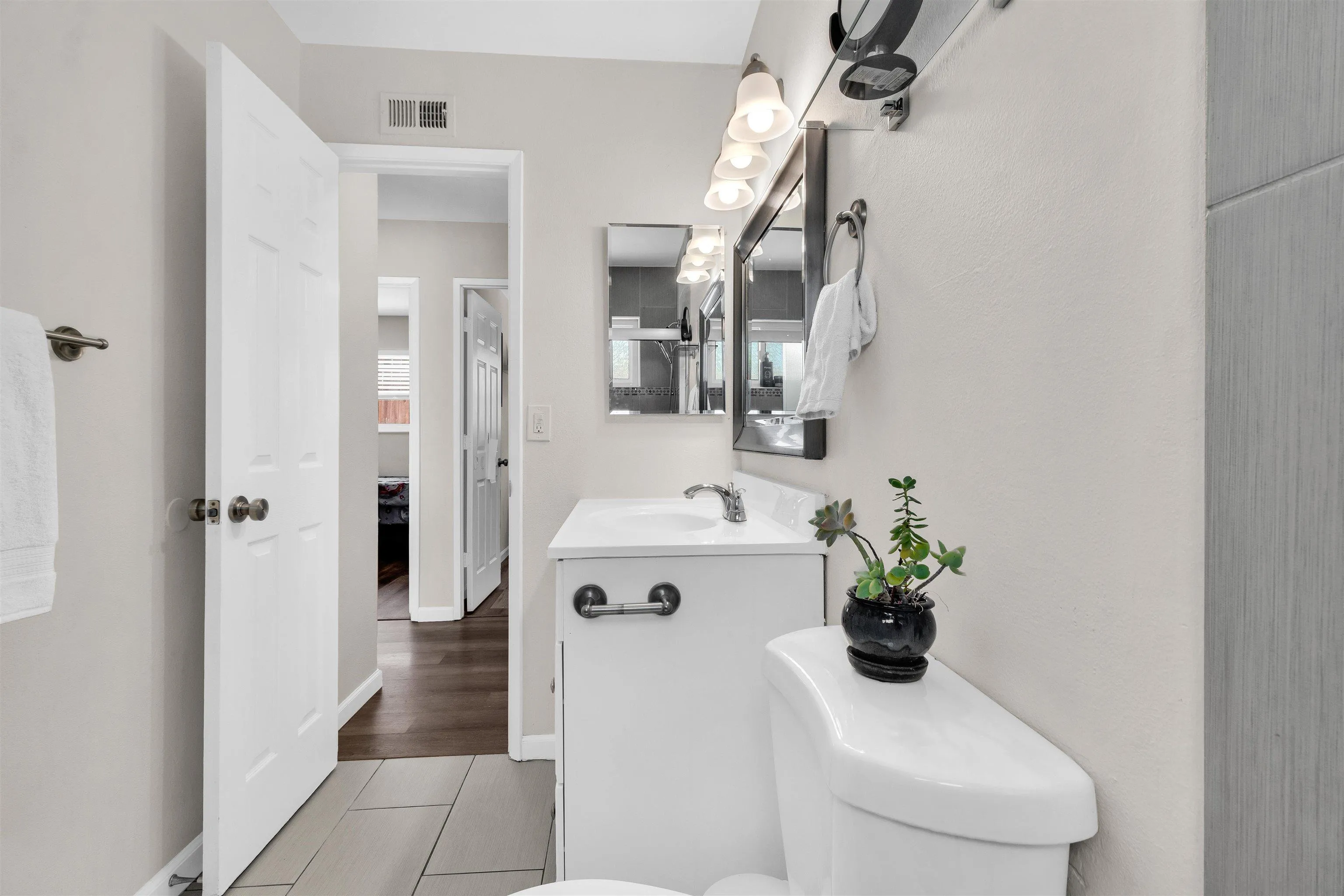 https://cdn.realtyfeed.com/cdn/127/260017633/1b445256a4d2245c9f3b622d28d300df.webp