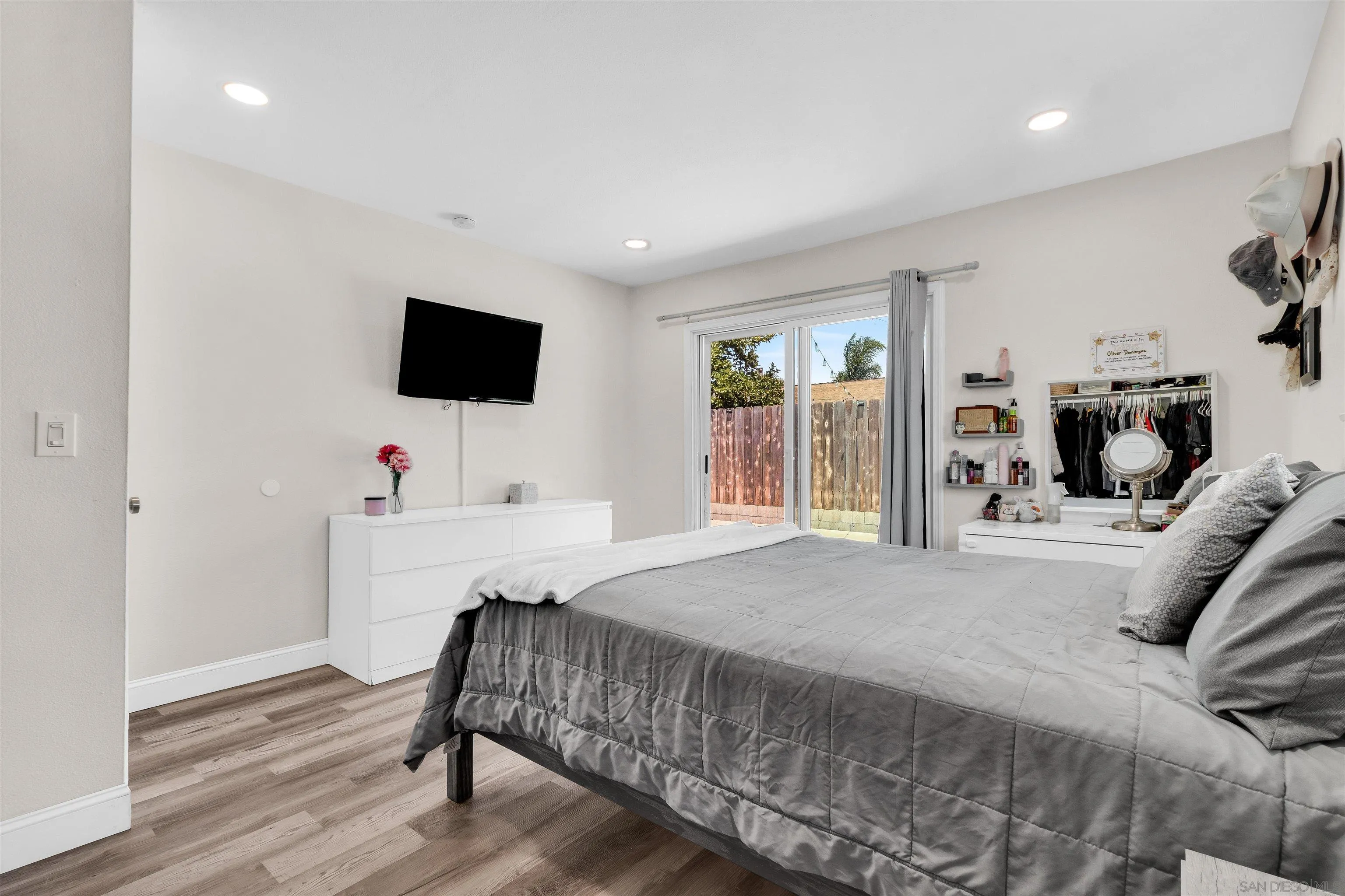 https://cdn.realtyfeed.com/cdn/127/260017633/e86cadcd6a5e45842a3bd8ba462f0d46.webp