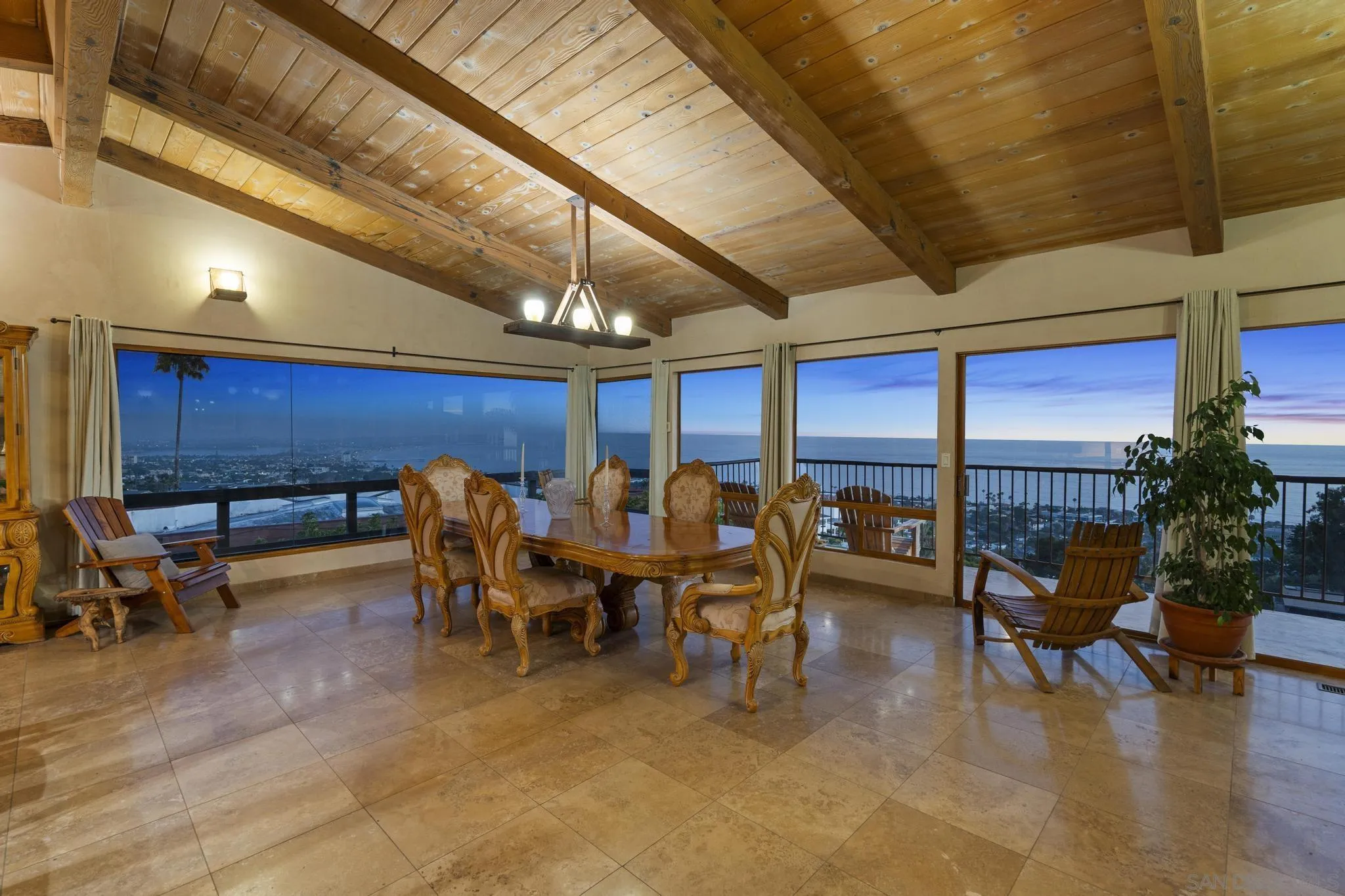 https://cdn.realtyfeed.com/cdn/127/260017636/6ac0738dbd858459370a94f993c505d8.webp