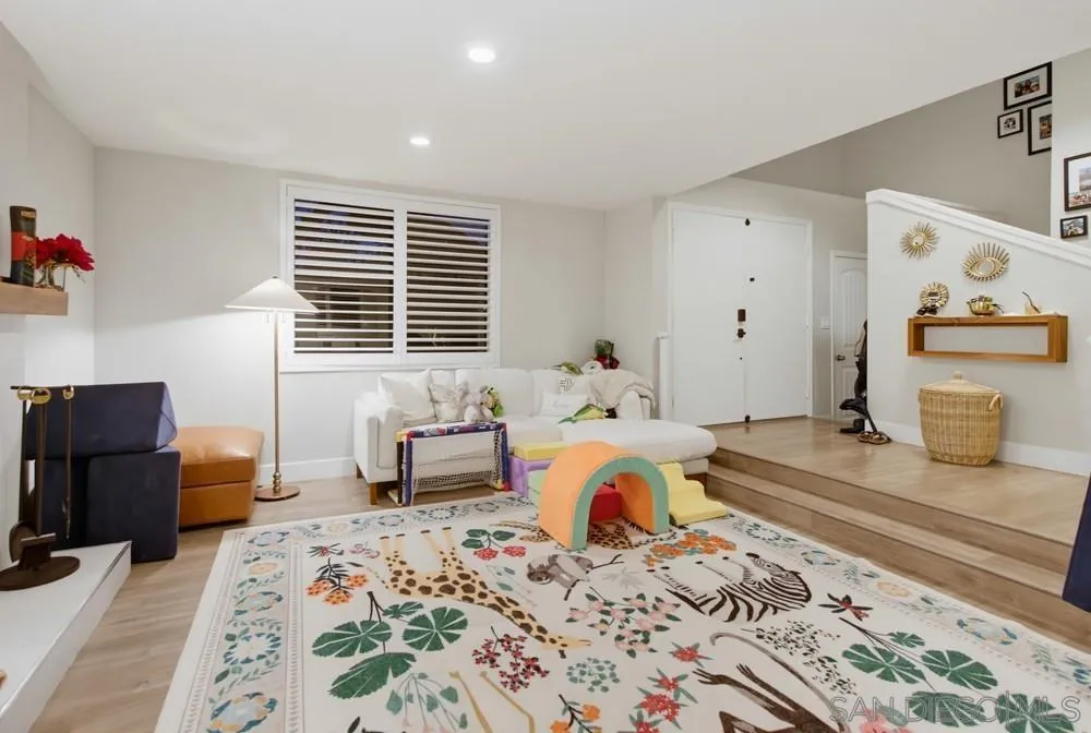 https://cdn.realtyfeed.com/cdn/127/260017637/0fecc2736144d1869a02f5c7c8112cba.webp
