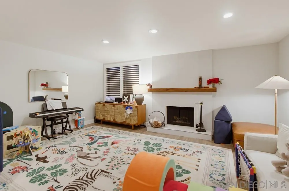 https://cdn.realtyfeed.com/cdn/127/260017637/43144df384c43d920eae98009e6085b2.webp