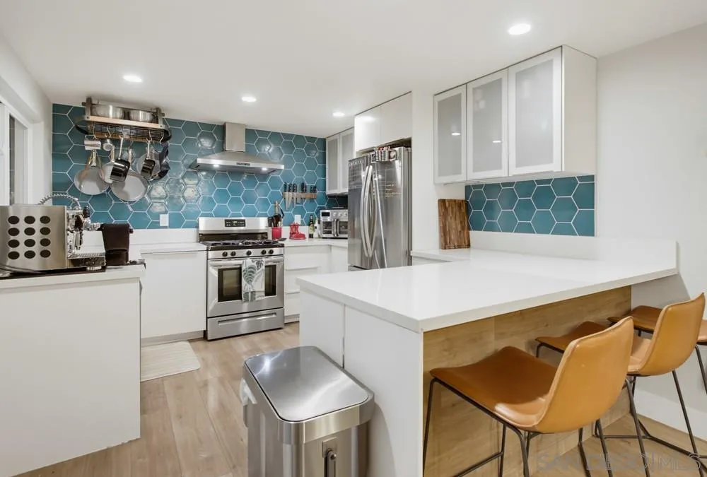 https://cdn.realtyfeed.com/cdn/127/260017637/8dc36de835d84321492d1c644b5572c2.webp