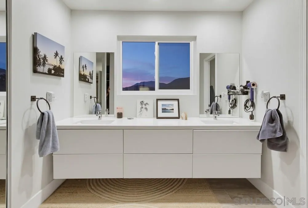 https://cdn.realtyfeed.com/cdn/127/260017637/acd2b7cf3459e52d8952f7ad9de1309a.webp
