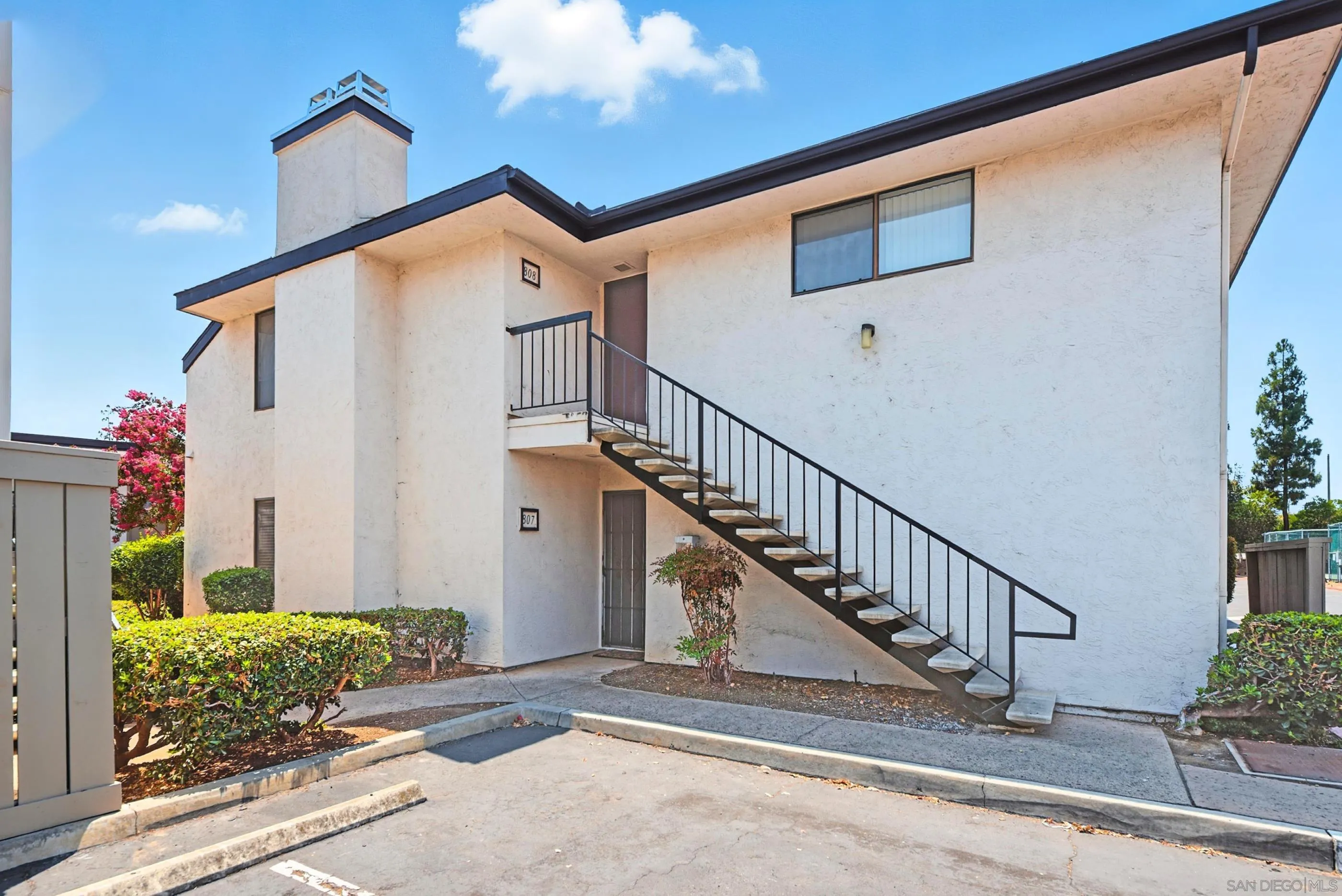 450 W Vermont Ave Unit 807, Escondido, CA 92025 - Photo 4 of 32, Escondido, CA