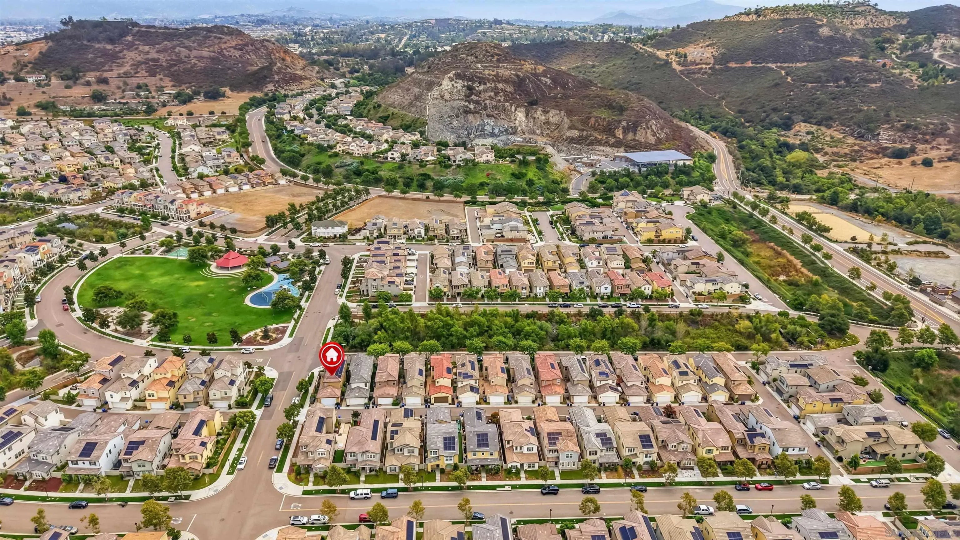 https://cdn.realtyfeed.com/cdn/127/260017653/2a72508ee23686350ff958ad6d50eadf.webp