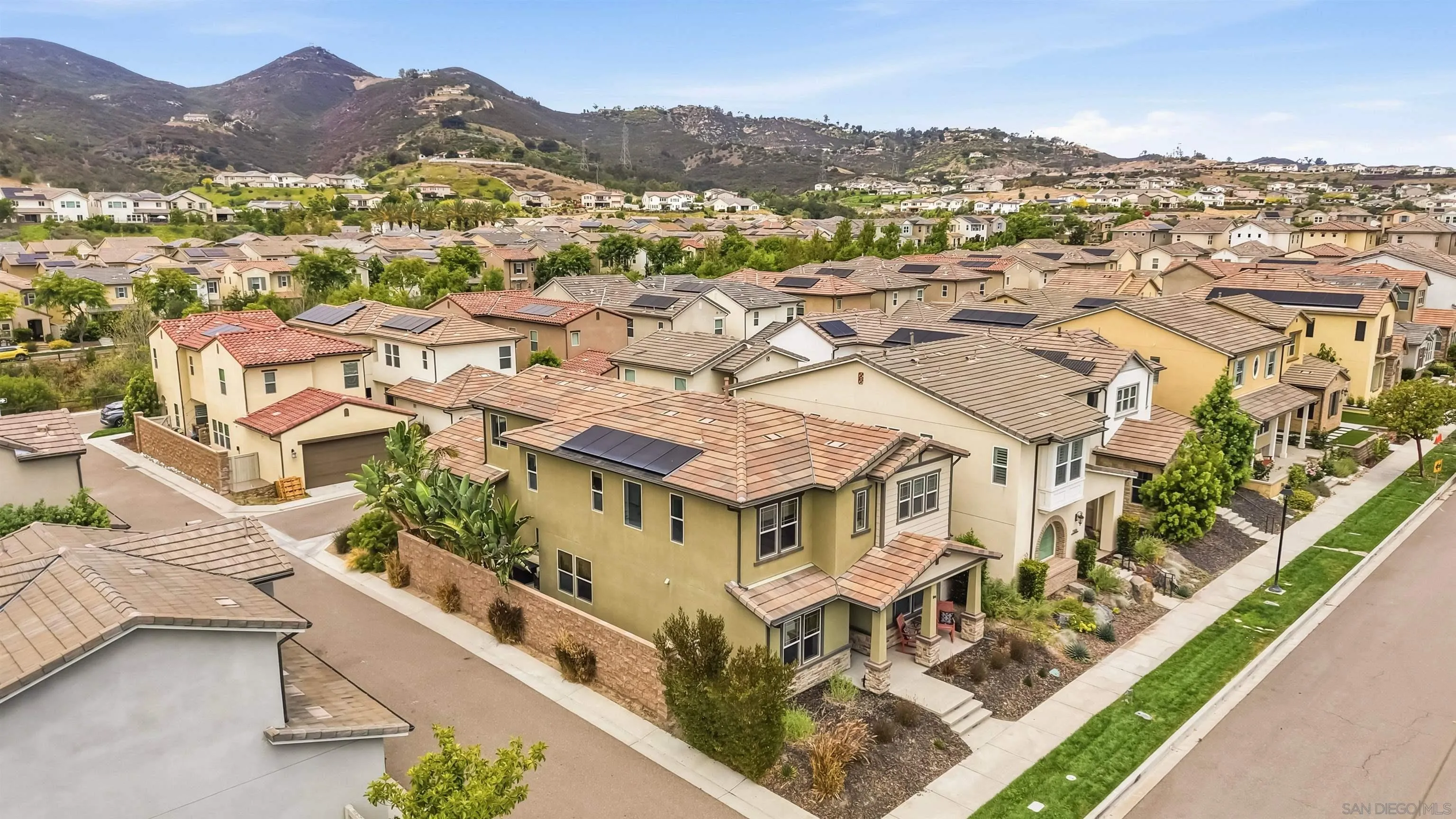 https://cdn.realtyfeed.com/cdn/127/260017653/399fb4e72df04d33100375e1c856fb3a.webp