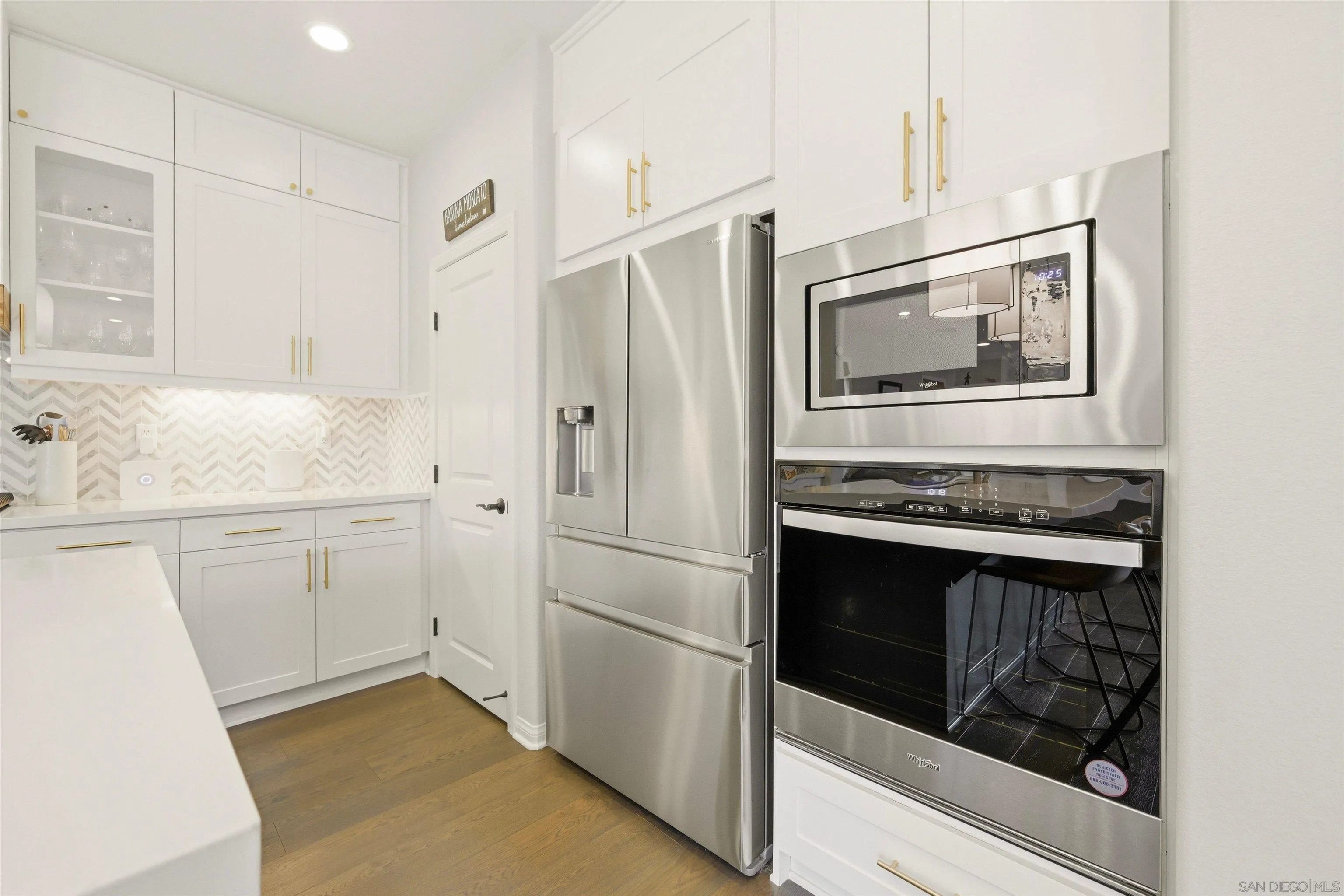 https://cdn.realtyfeed.com/cdn/127/260017653/879df31c822bfbd64975a7d4eb76a1bb.webp