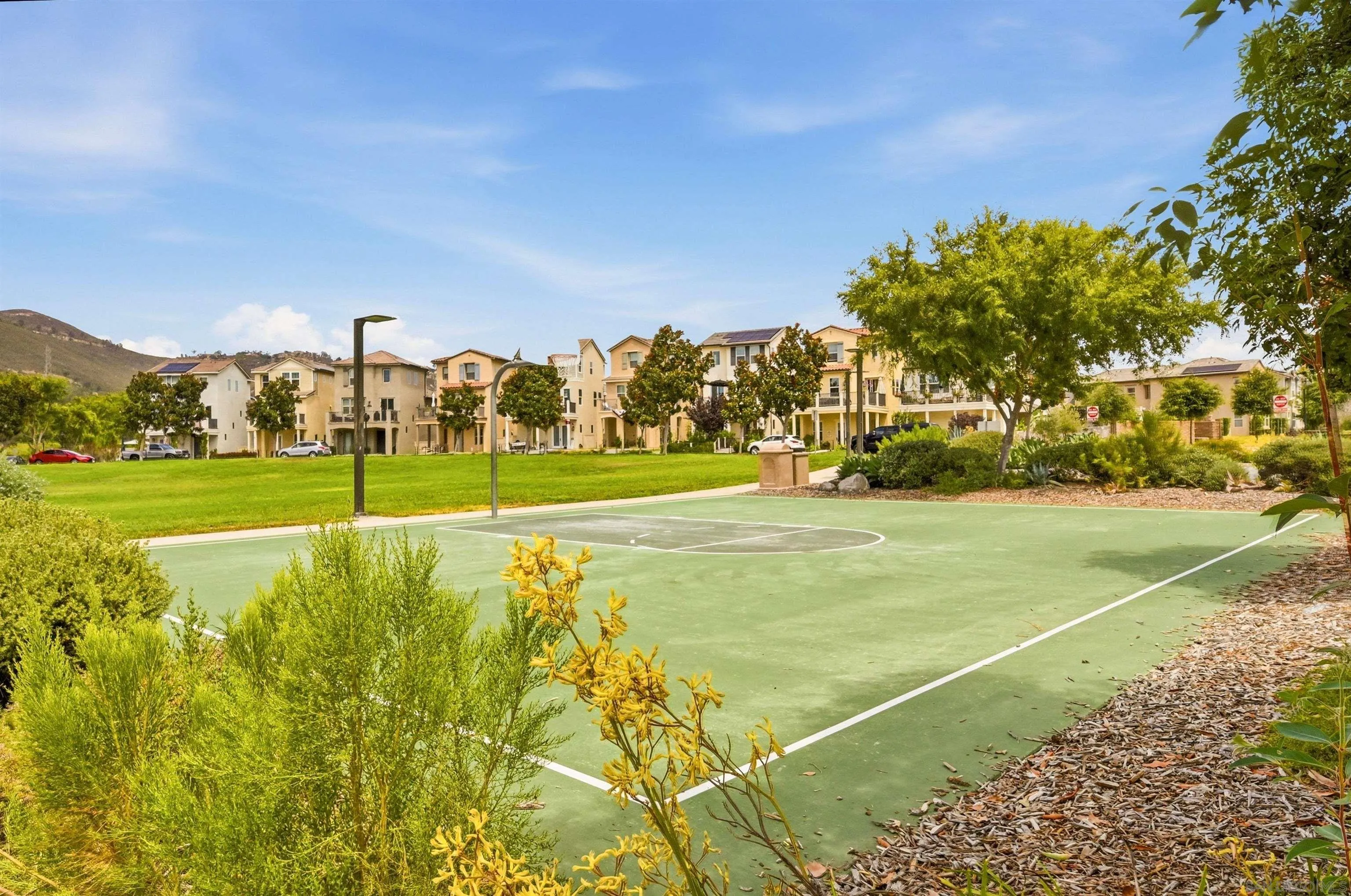 https://cdn.realtyfeed.com/cdn/127/260017653/8f7d7ca65f1280ba8c242141310051f2.webp
