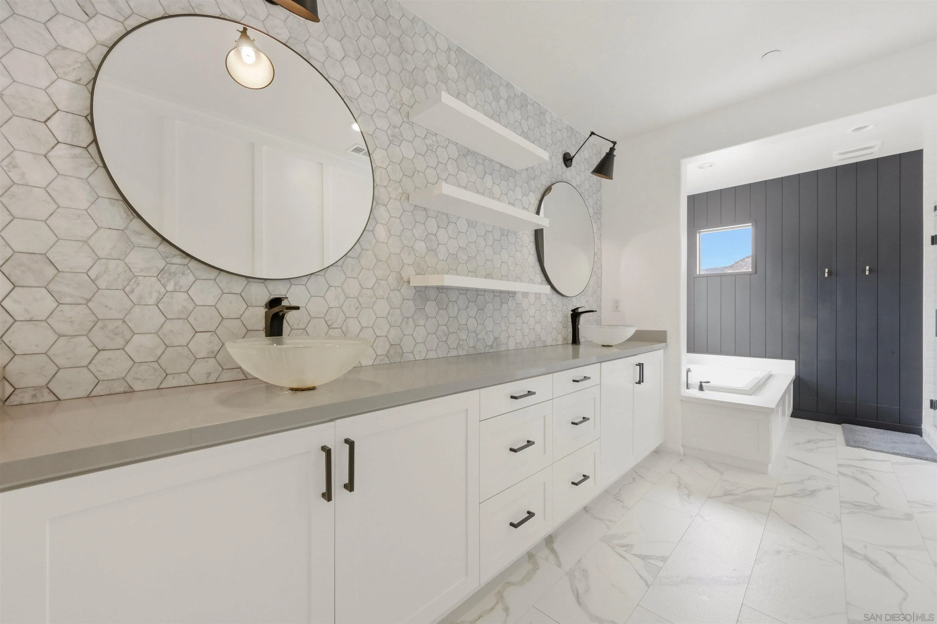 https://cdn.realtyfeed.com/cdn/127/260017653/8fbaa69b0745b9ad8587cf2057dff7b7.webp