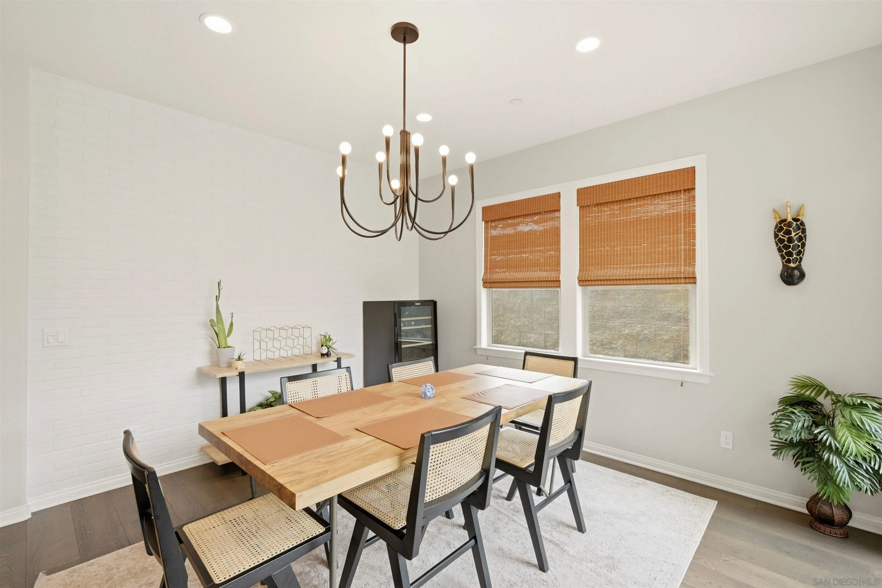https://cdn.realtyfeed.com/cdn/127/260017653/c464dd2fb9349a45cdabd32a88d190bd.webp