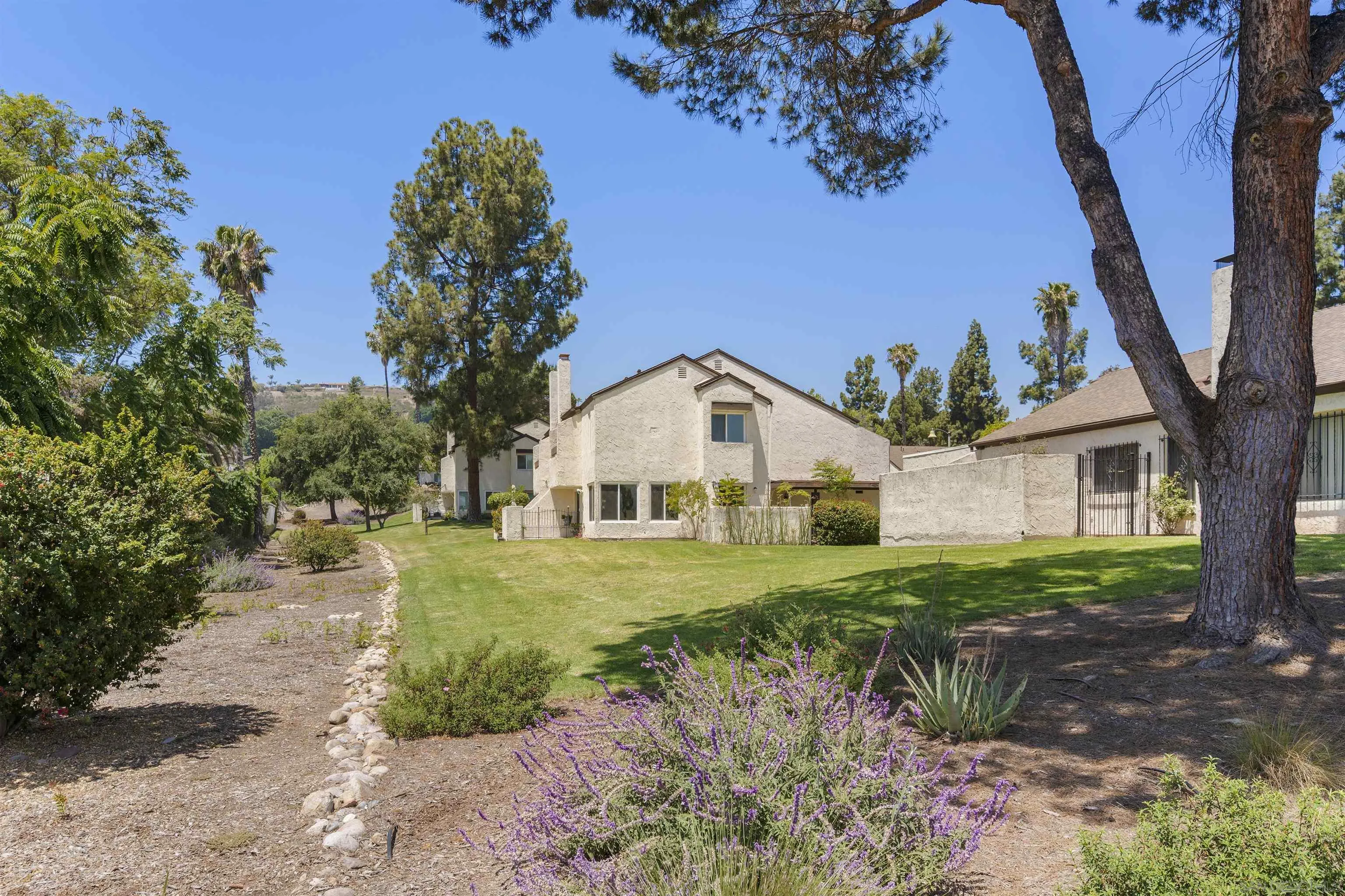 https://cdn.realtyfeed.com/cdn/127/260017658/1b022c197f8999bdd7b5d6951429ac5f.webp