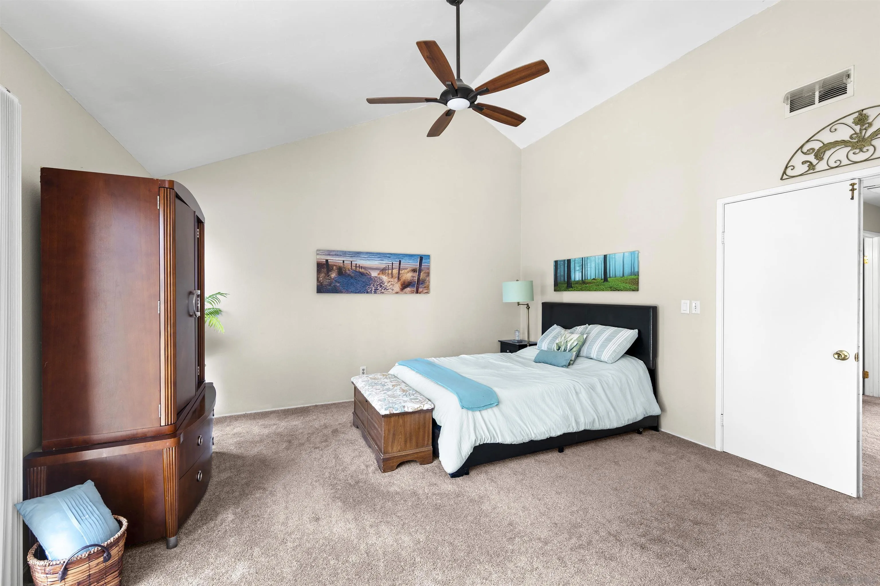 https://cdn.realtyfeed.com/cdn/127/260017658/83230f76ae440dfd2269d67cb9cc4132.webp