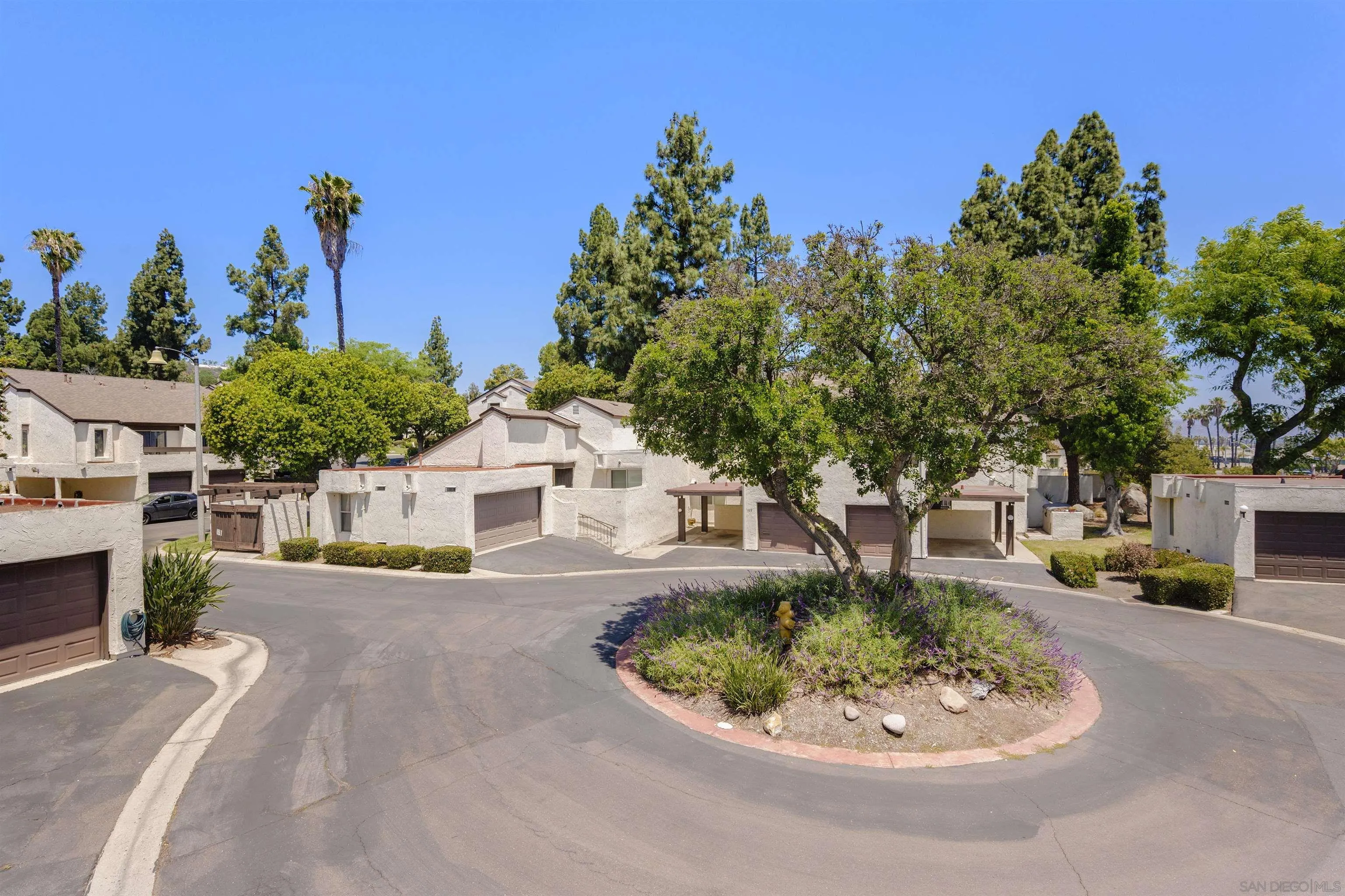 https://cdn.realtyfeed.com/cdn/127/260017658/c67a25b9d8247b85438d892f5f97a762.webp