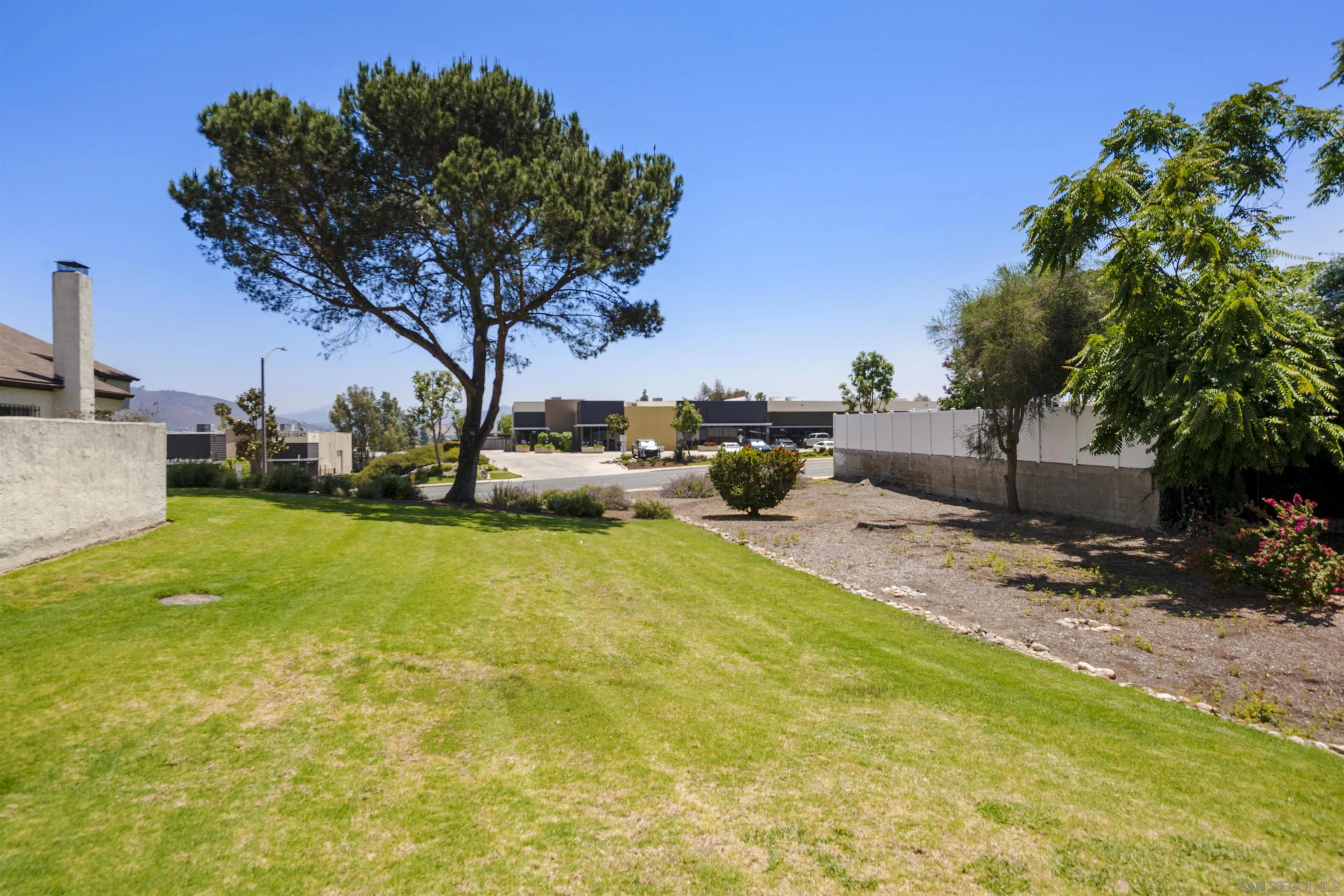https://cdn.realtyfeed.com/cdn/127/260017658/f237d1219e16b922260c80b817542592.webp