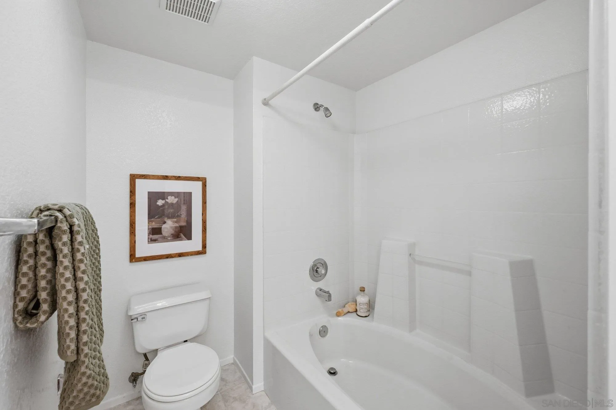 Photo #17: 260017669 Listing: Photo #17