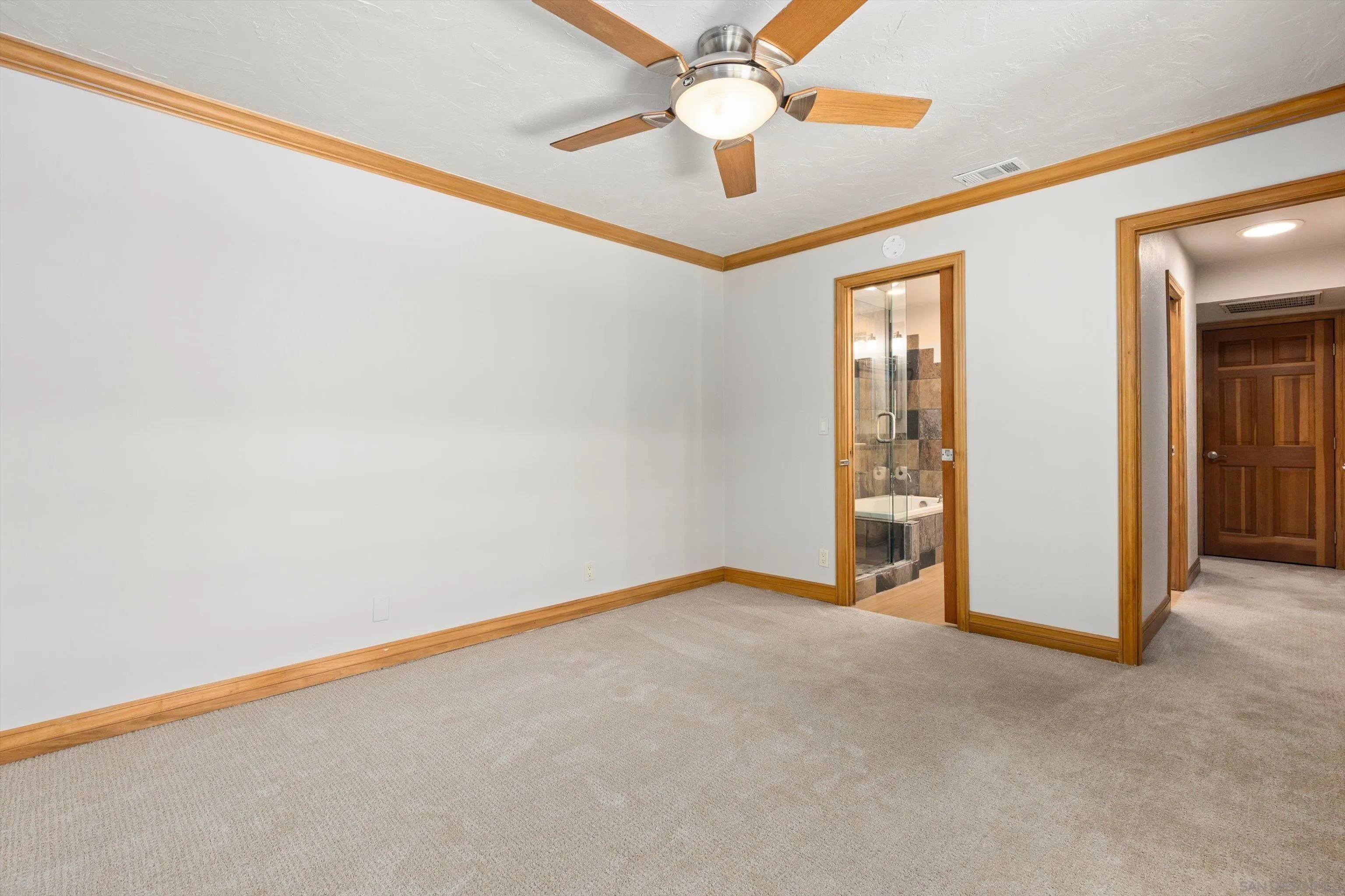 Photo #15: 260017670 Listing: Photo #15