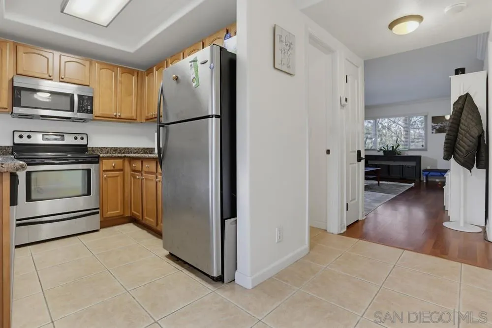 Photo #12: 260017671 Listing: Photo #12