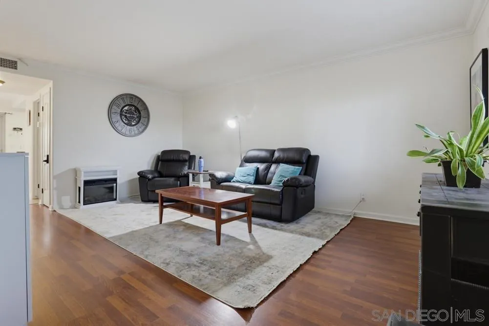 Photo #4: 260017671 Listing: Photo #4