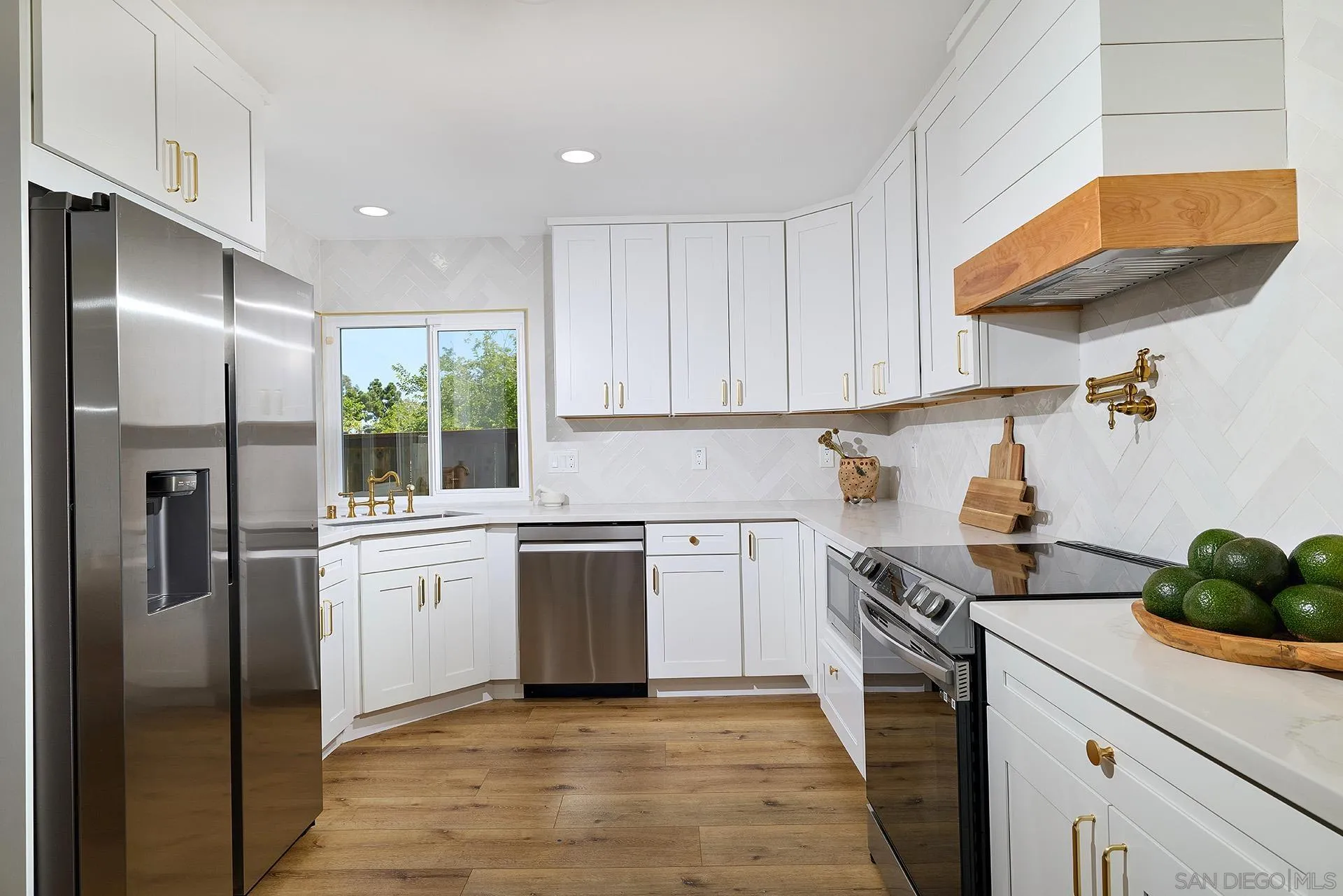 https://cdn.realtyfeed.com/cdn/127/260017675/20bc44eafea9d520b4d3515a32a3961f.webp