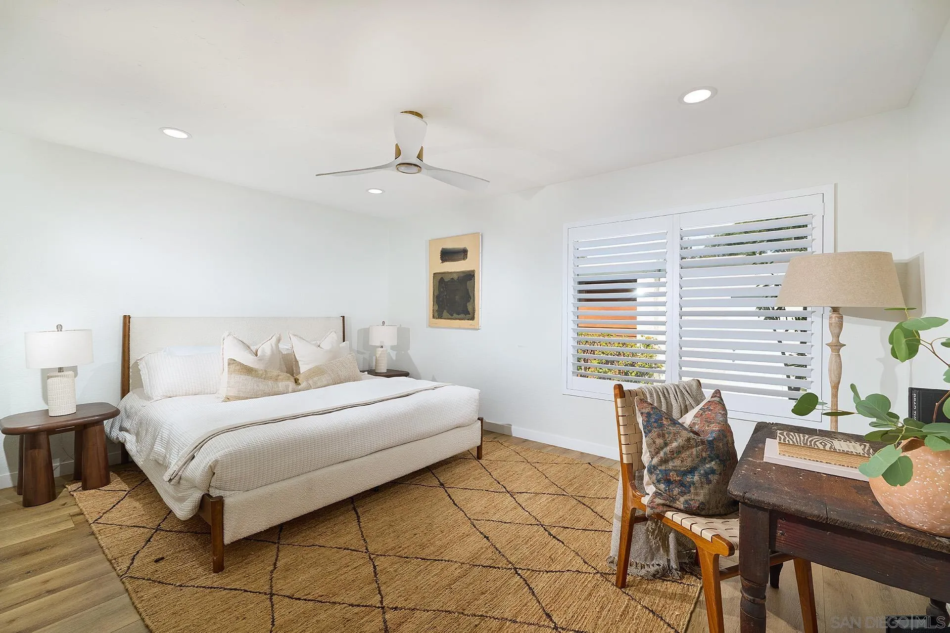 https://cdn.realtyfeed.com/cdn/127/260017675/32d254ebab04bcda065b7c612240aedc.webp