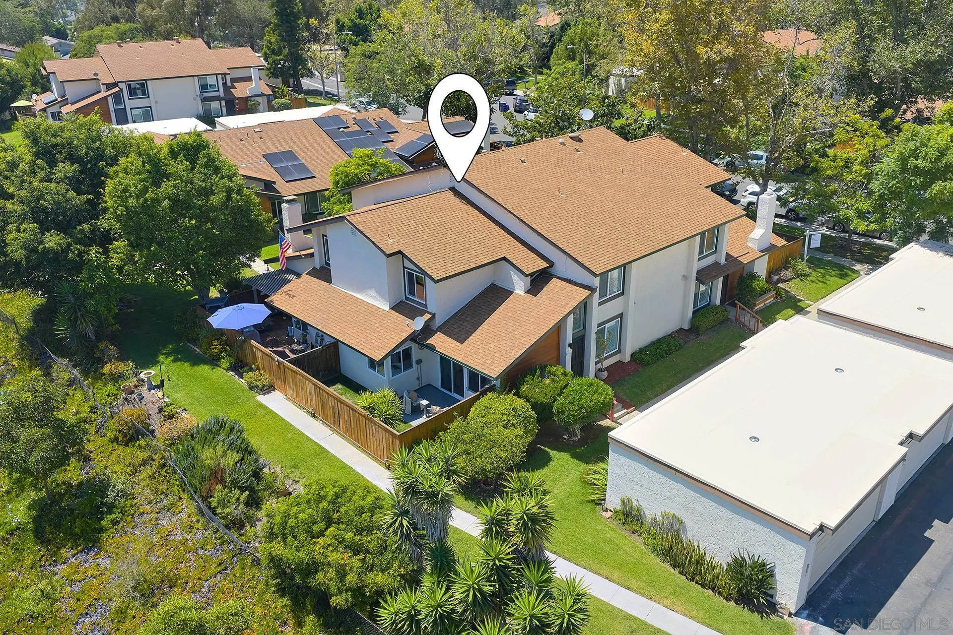 https://cdn.realtyfeed.com/cdn/127/260017675/5fe3bcf7209bef44a6ffac24ba12ee1e.webp
