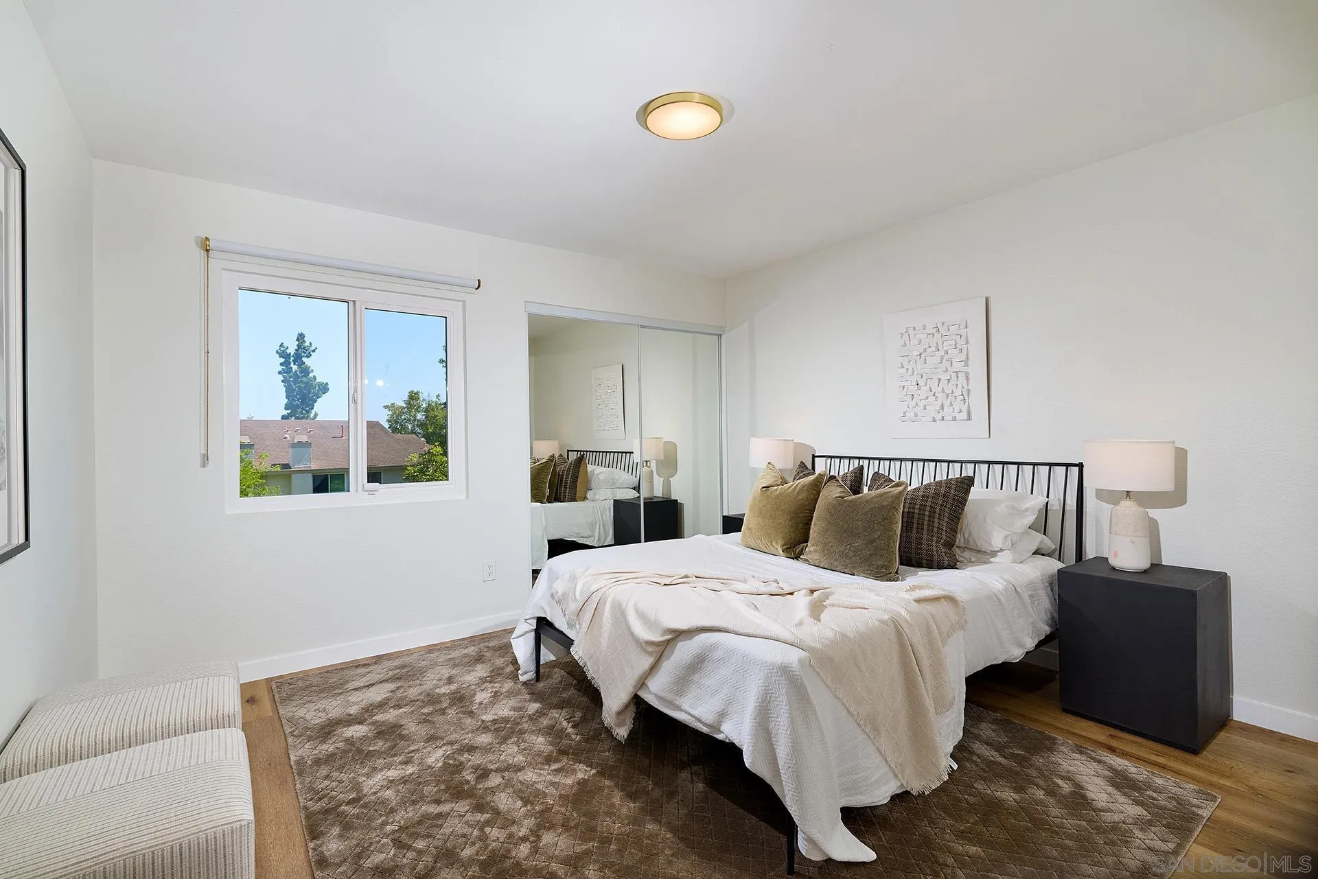 https://cdn.realtyfeed.com/cdn/127/260017675/67ef4c0d9868c02fe058f4b09e88fdb3.webp
