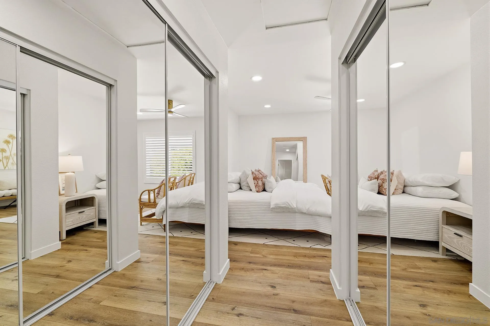 https://cdn.realtyfeed.com/cdn/127/260017675/b2ab36f77d415ac7b6b6828c33cfa8d7.webp