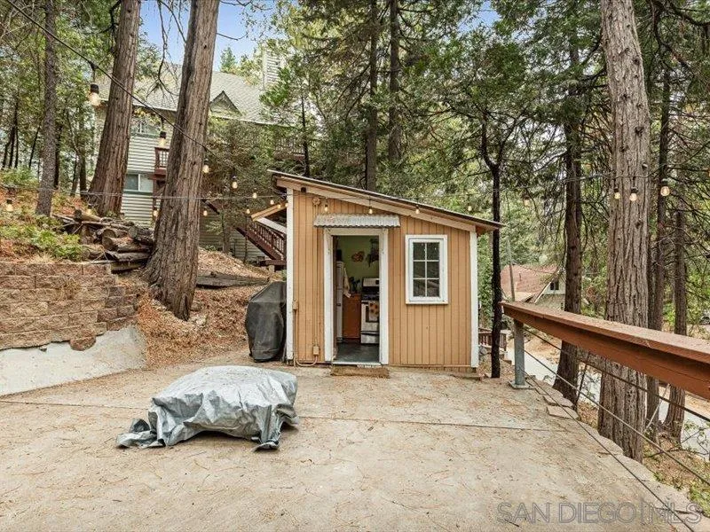 27961 Rainbow Dr., Lake Arrowhead, CA 92352 - Photo 4 of 30, Lake Arrowhead, CA