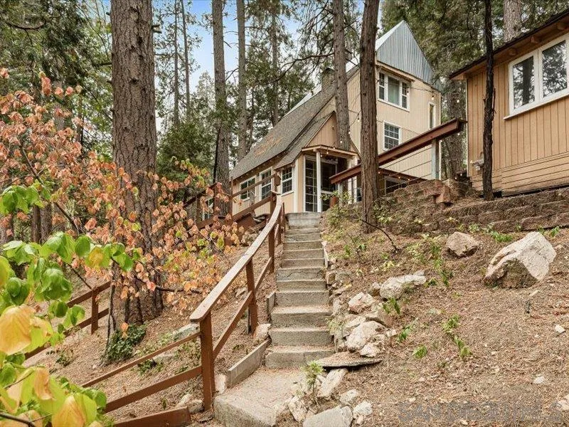27961 Rainbow Dr., Lake Arrowhead, CA 92352 - Photo 2 of 30, Lake Arrowhead, CA