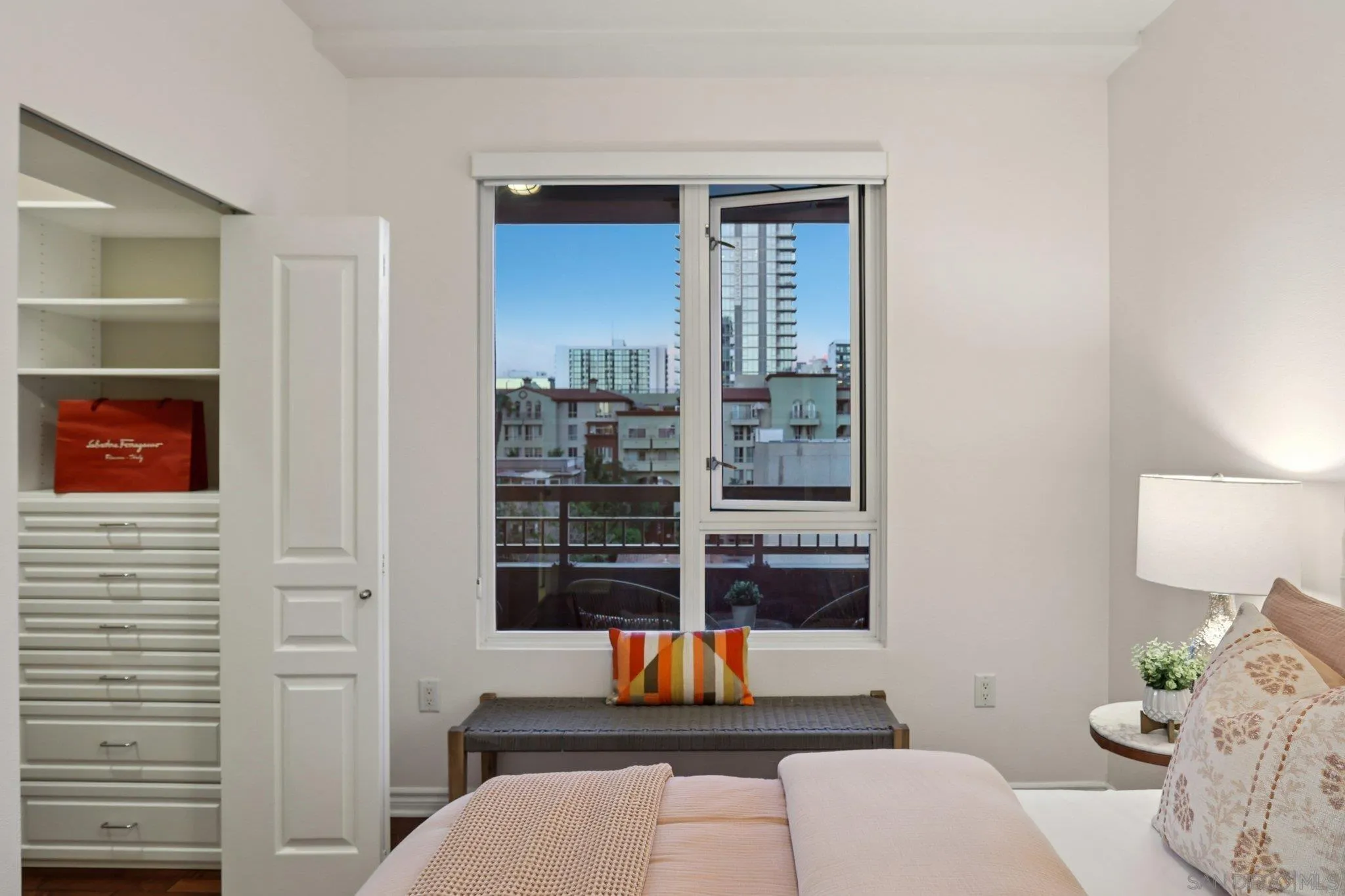 https://cdn.realtyfeed.com/cdn/127/260017685/acc72f29d42f8a6eac2fedca3d2d1bc1.webp