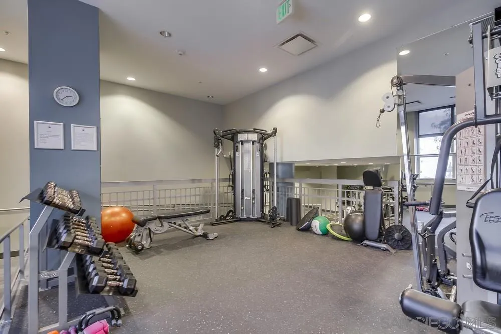 https://cdn.realtyfeed.com/cdn/127/260017685/b109f474a1783065f428637be1d896bd.webp