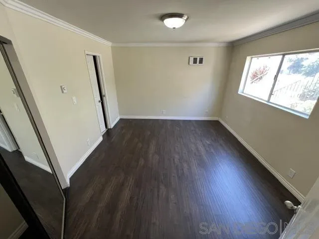 https://cdn.realtyfeed.com/cdn/127/260017687/0b78b2ca7e07d92d8a39df09a65843b1.webp