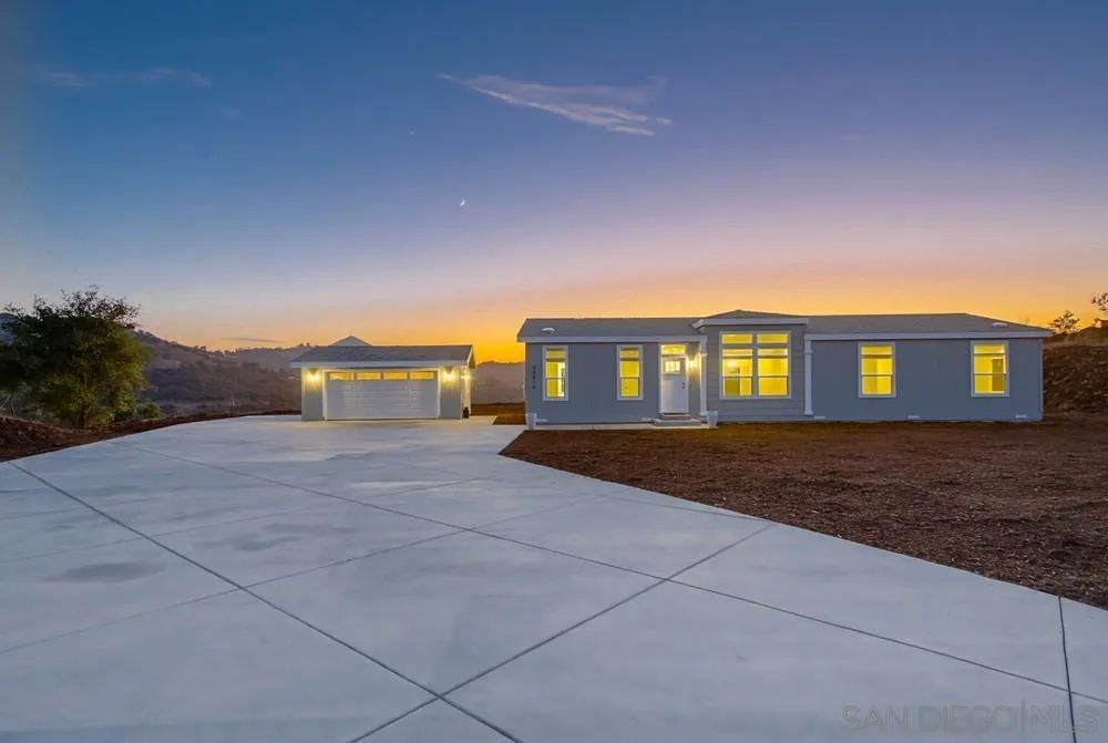 https://cdn.realtyfeed.com/cdn/127/260017691/127a41b0418928e1847bb45e36d07cae.webp