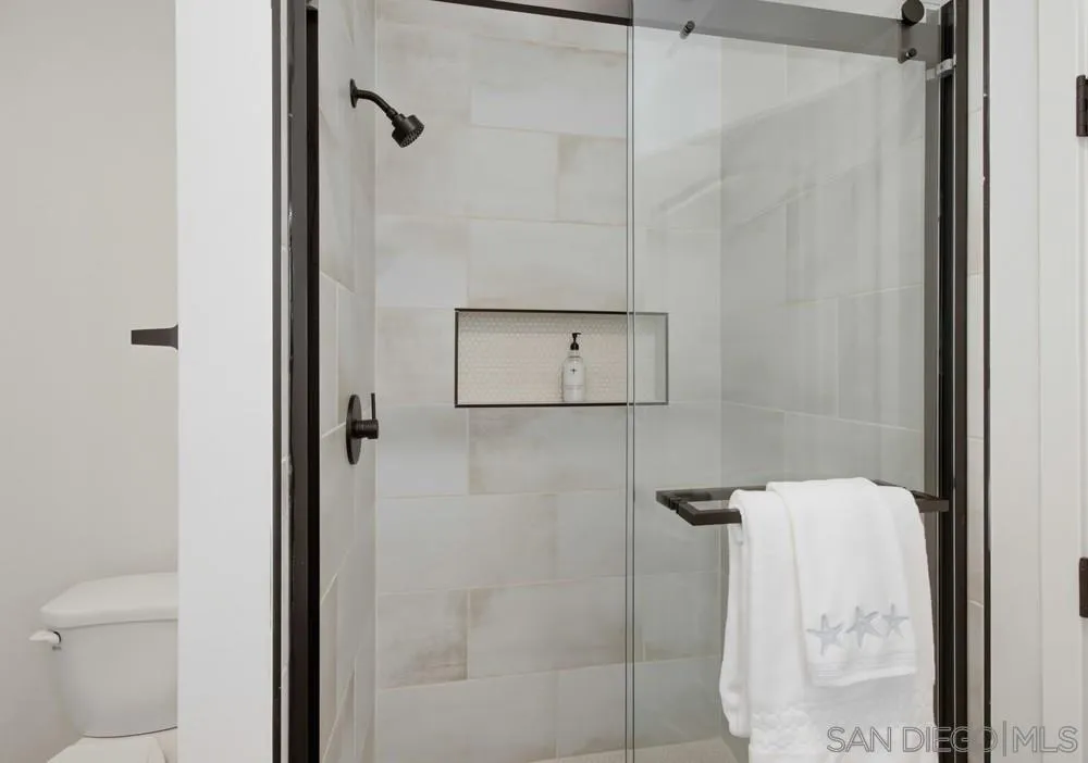 https://cdn.realtyfeed.com/cdn/127/260017691/227631fb11579443c0d0abee3e86bec0.webp