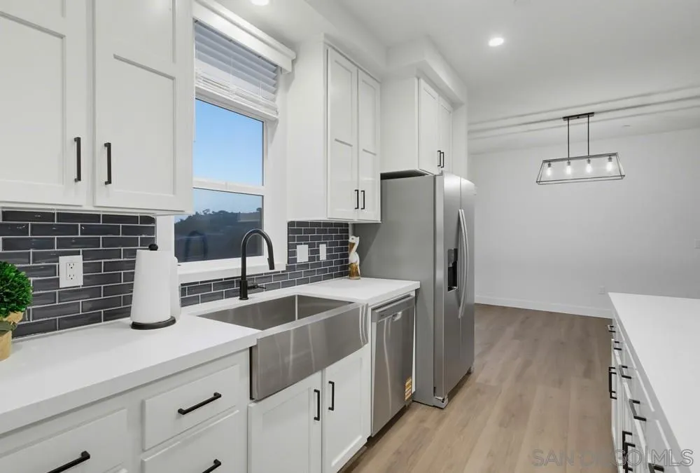 https://cdn.realtyfeed.com/cdn/127/260017691/385f6c5d3234e1d22a7e6408b454485a.webp