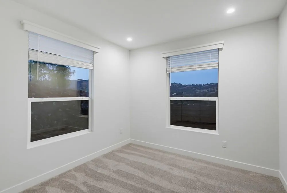 https://cdn.realtyfeed.com/cdn/127/260017691/56d650f5805d6dff840a1a63d9ae73eb.webp
