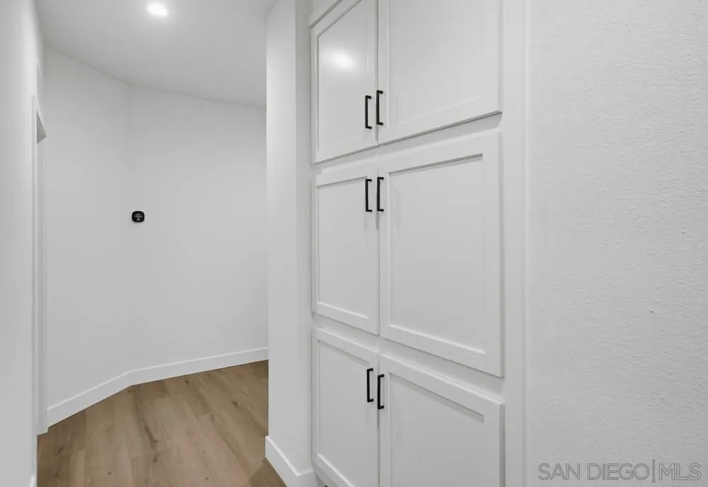https://cdn.realtyfeed.com/cdn/127/260017691/c1ed38d1b408909a36721434dd3984dc.webp