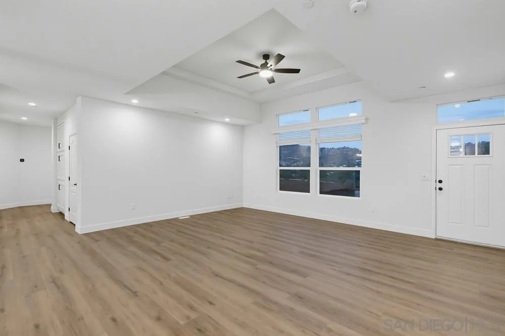 https://cdn.realtyfeed.com/cdn/127/260017691/faaccc8b4aa6a7b86884ef515d4df7aa.webp