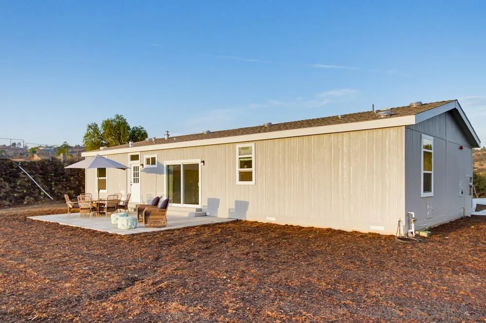 https://cdn.realtyfeed.com/cdn/127/260017691/fb7b7472a1a8e256669e5aded1ad8980.webp