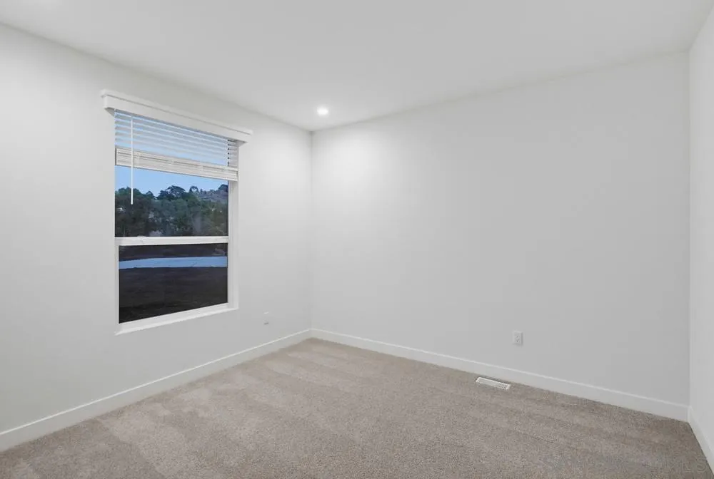 https://cdn.realtyfeed.com/cdn/127/260017691/fc11541f01488ffaa72d00cfd66dcc39.webp