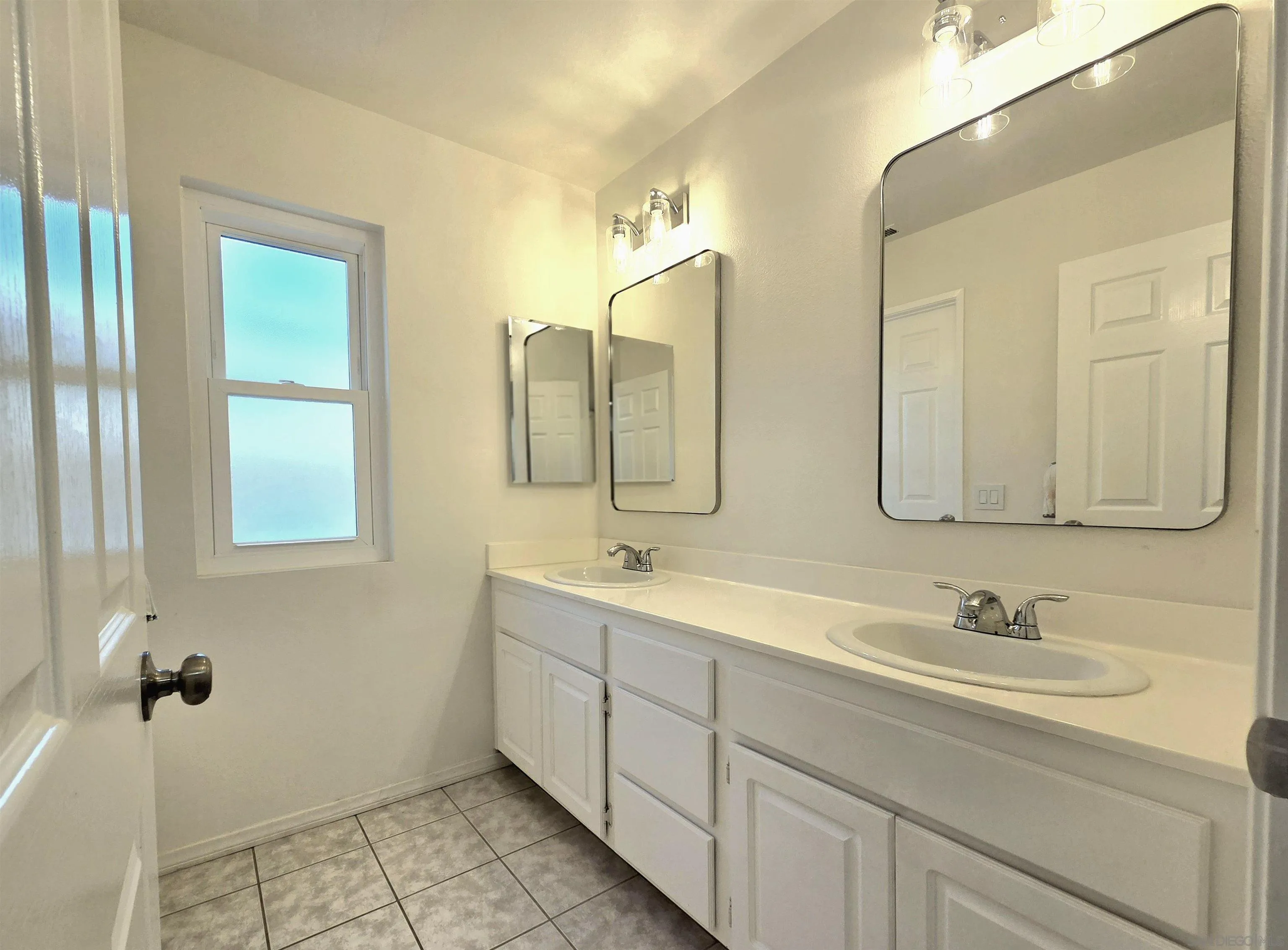 https://cdn.realtyfeed.com/cdn/127/260017698/2d980dc62c757d8c696ded536b210317.webp