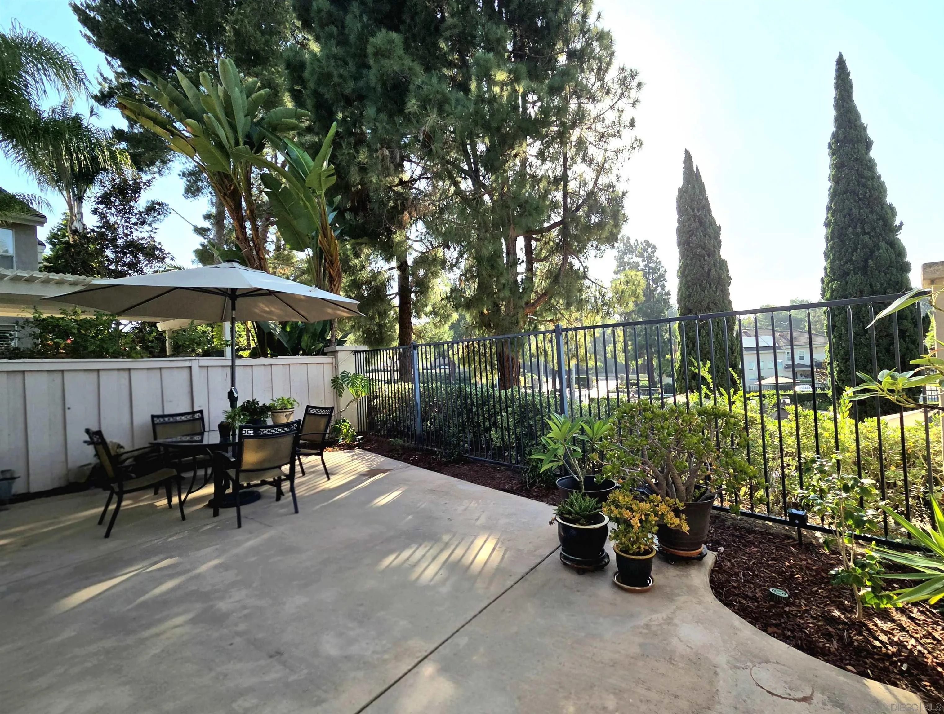 https://cdn.realtyfeed.com/cdn/127/260017698/60a8abdc62dfd78075fd324a4f747712.webp