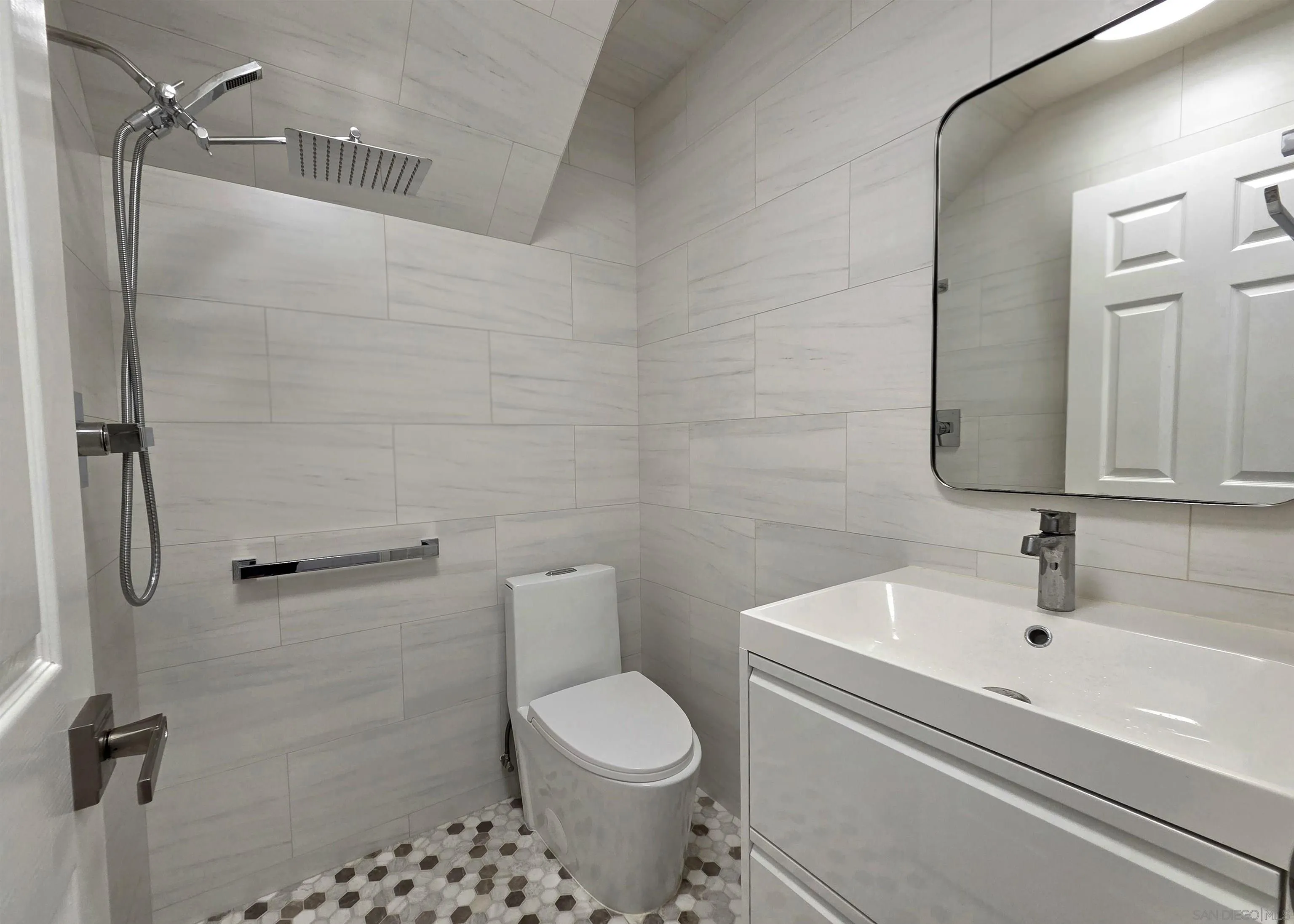 https://cdn.realtyfeed.com/cdn/127/260017698/76b856e82052a443b70a04b9f00506e8.webp