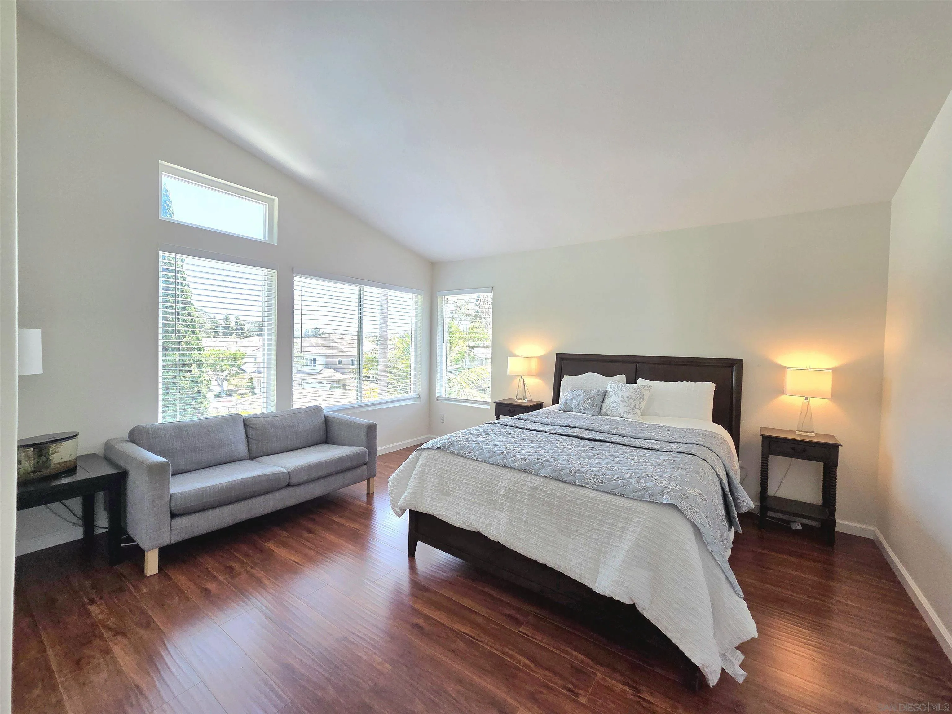 https://cdn.realtyfeed.com/cdn/127/260017698/7c7897fd7e72e77bf52168c6079c36d2.webp