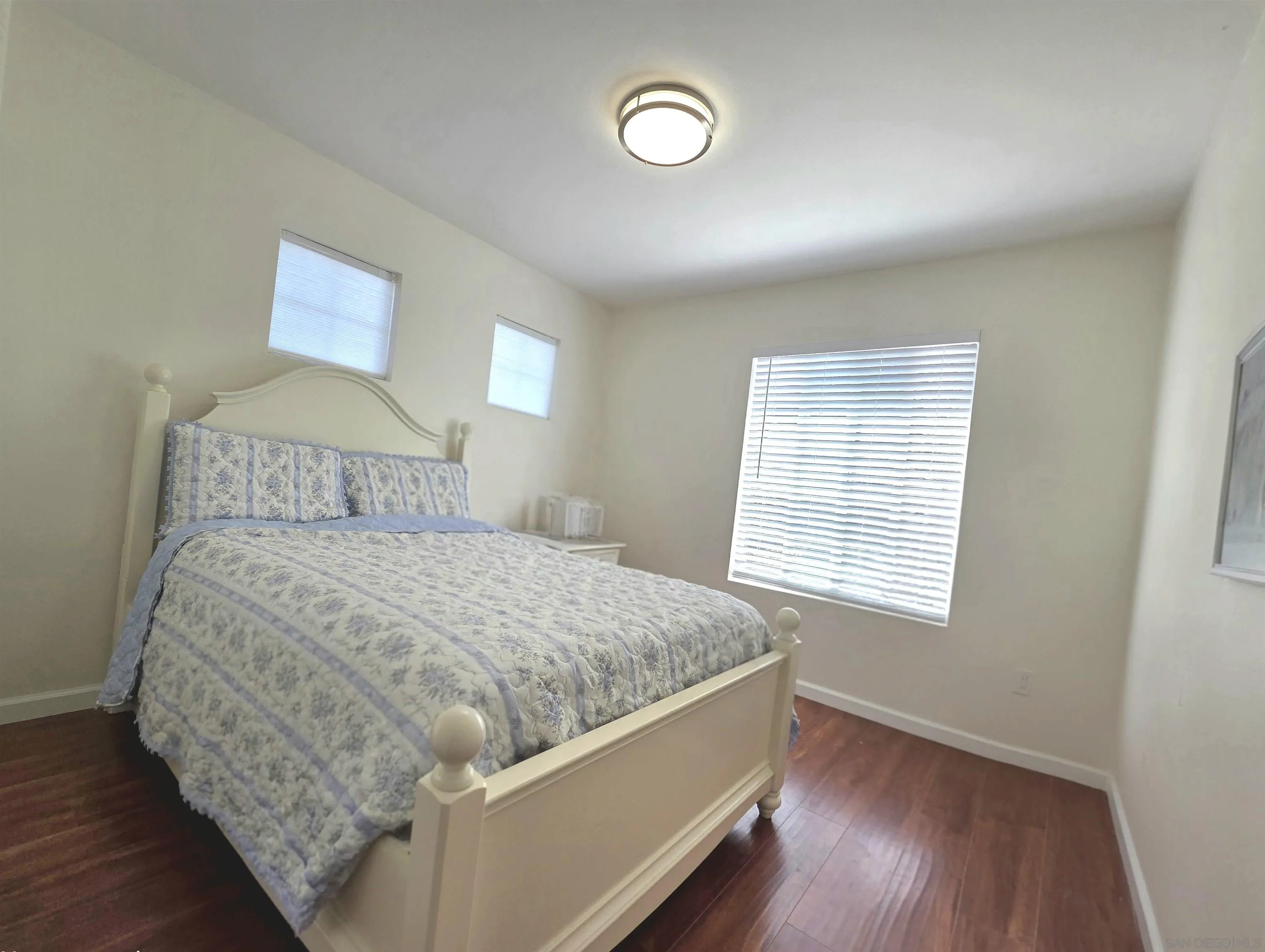 https://cdn.realtyfeed.com/cdn/127/260017698/b4b2bed96f8b64e2348c4ee66edce4c7.webp