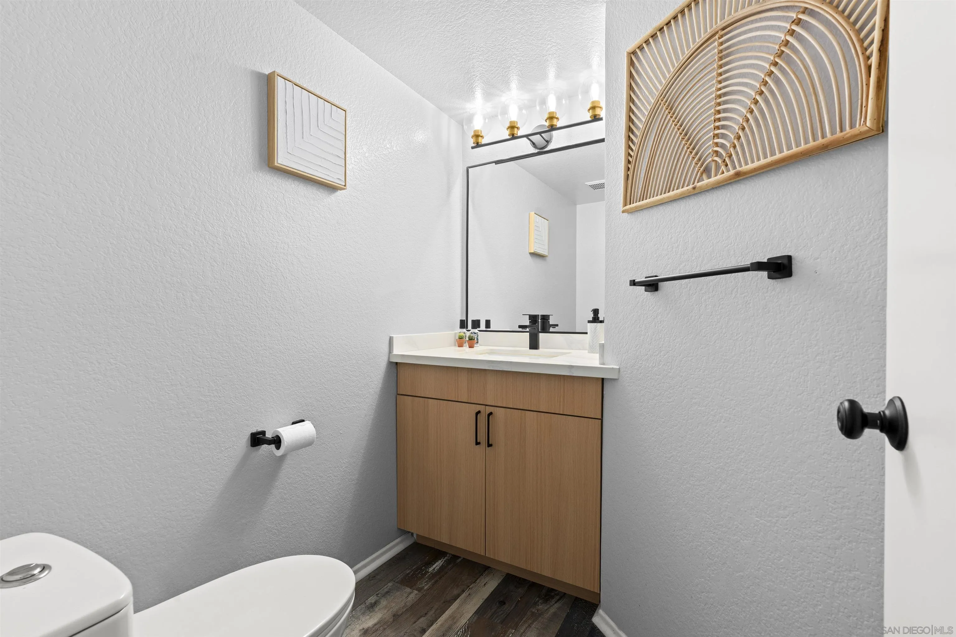 https://cdn.realtyfeed.com/cdn/127/260017702/05cdc9a977c07167ff136f657c17fc9a.webp