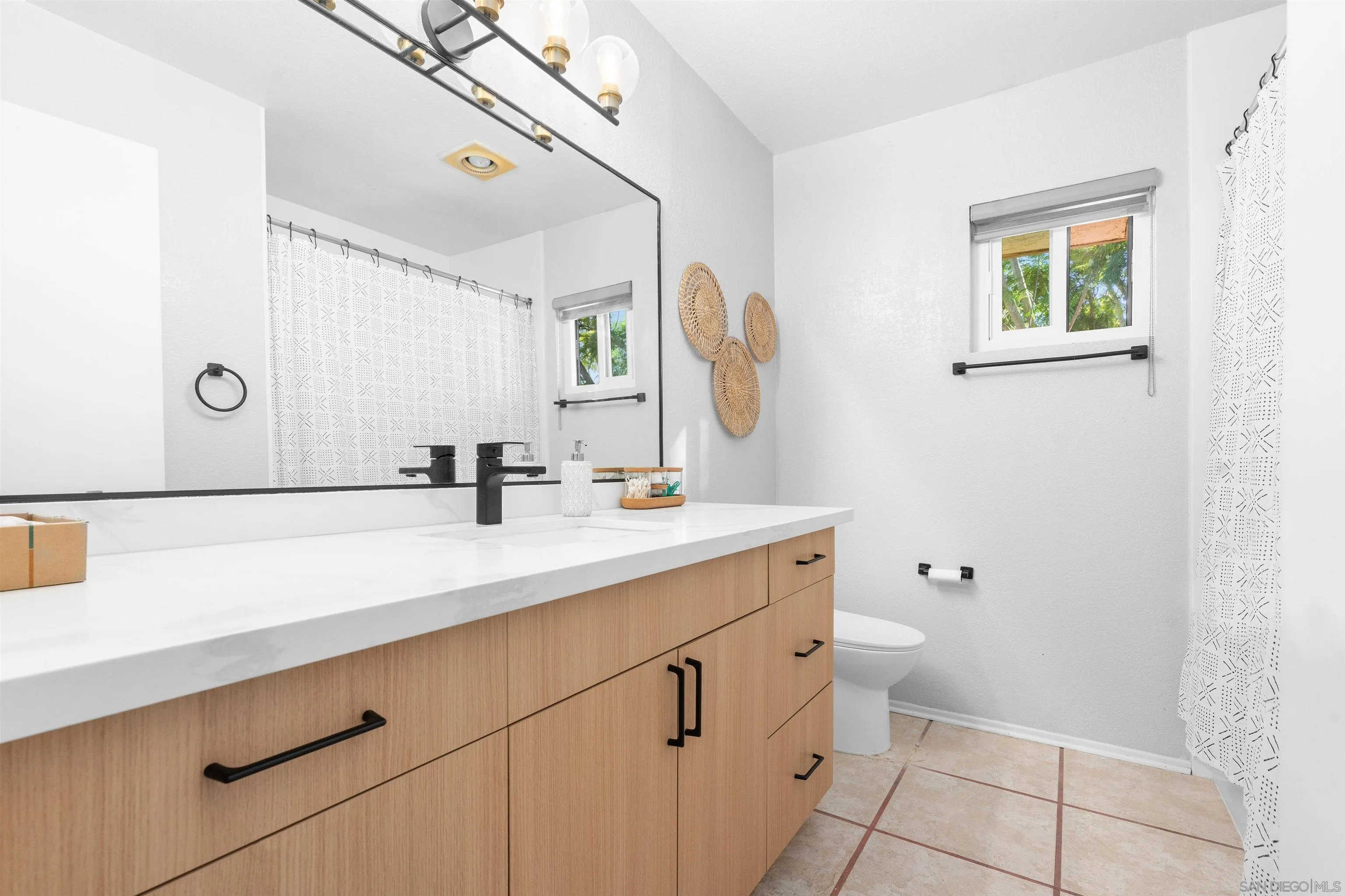 https://cdn.realtyfeed.com/cdn/127/260017702/0811628c7f445337df3a59e3e24d9270.webp