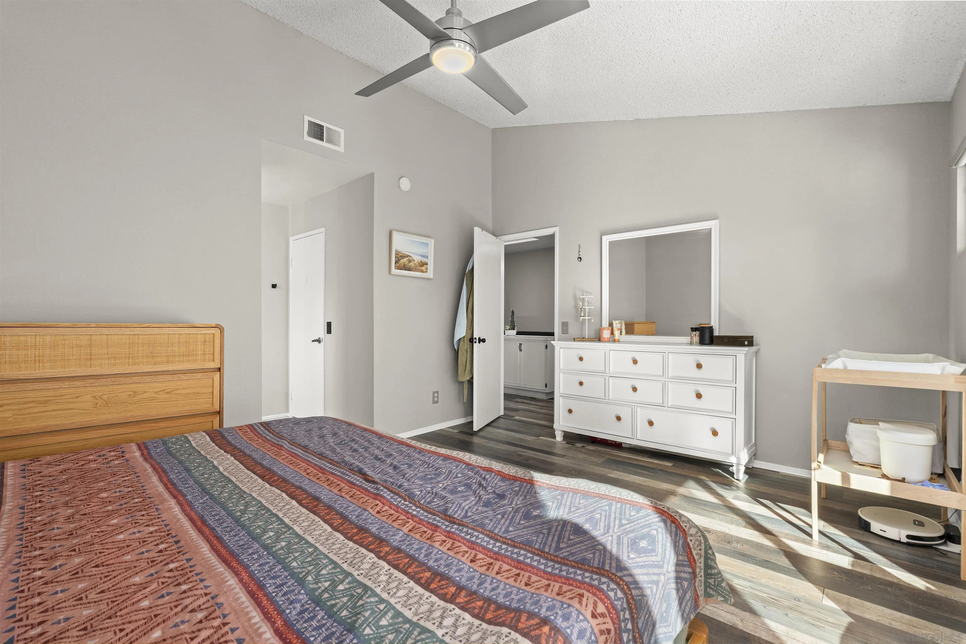 https://cdn.realtyfeed.com/cdn/127/260017702/0b8d9dac337251731b042075b5e21cba.webp