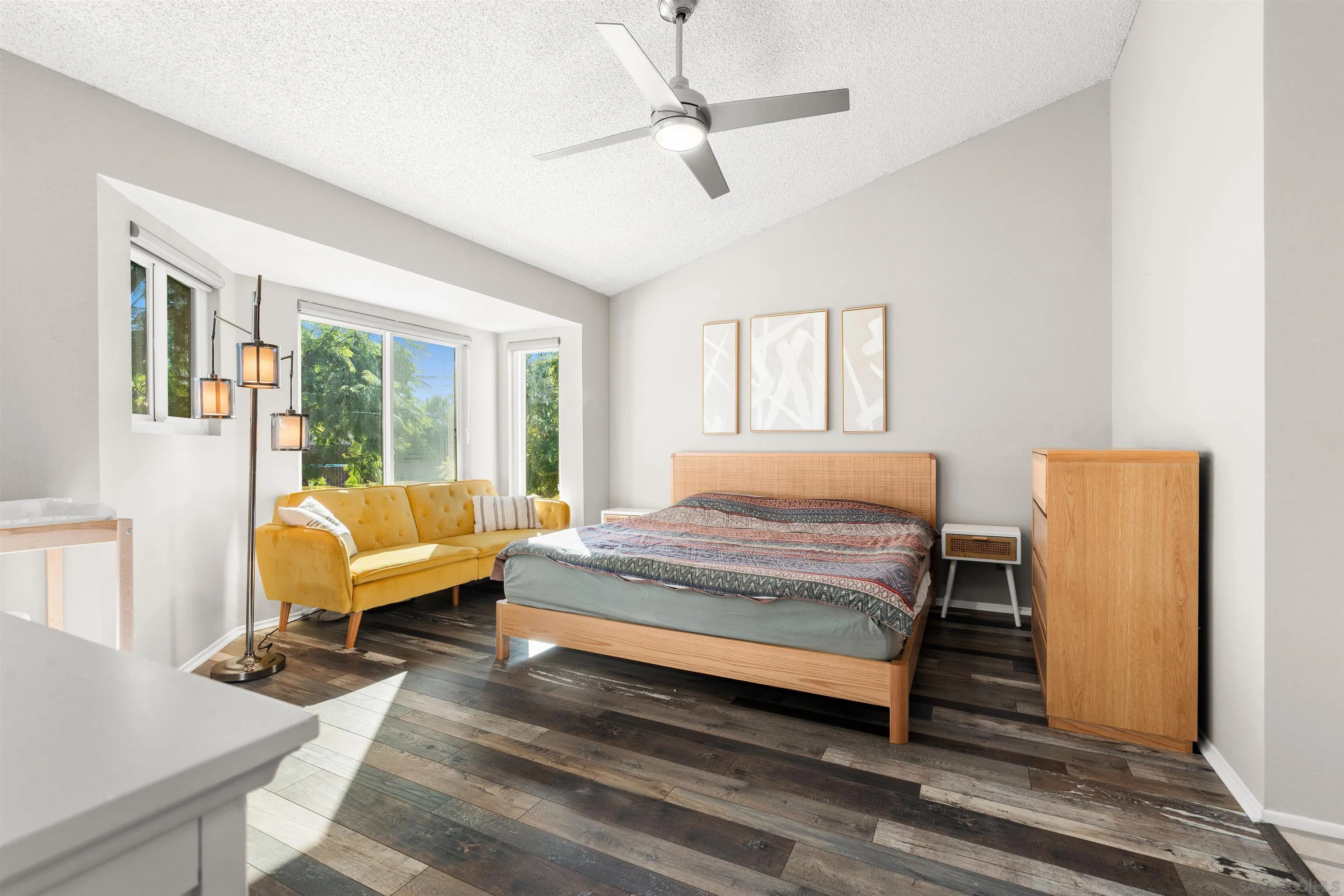 https://cdn.realtyfeed.com/cdn/127/260017702/2281803f5ce0ba92eef1ed69e3cae730.webp