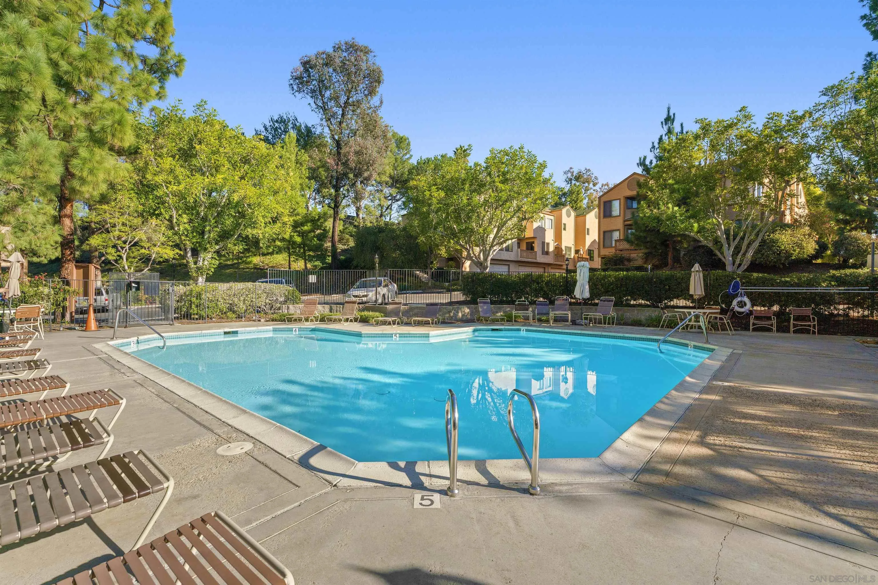 https://cdn.realtyfeed.com/cdn/127/260017702/47dfce2ccc8c35bc4a27dd0c9356e4ac.webp